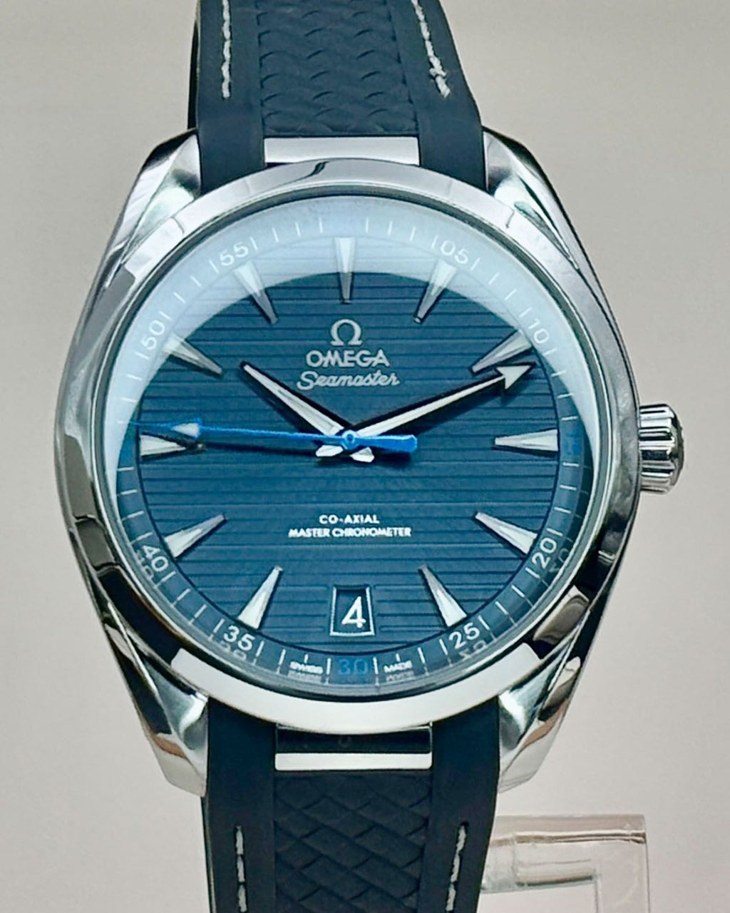 Omega 220.12.41.21.03.002