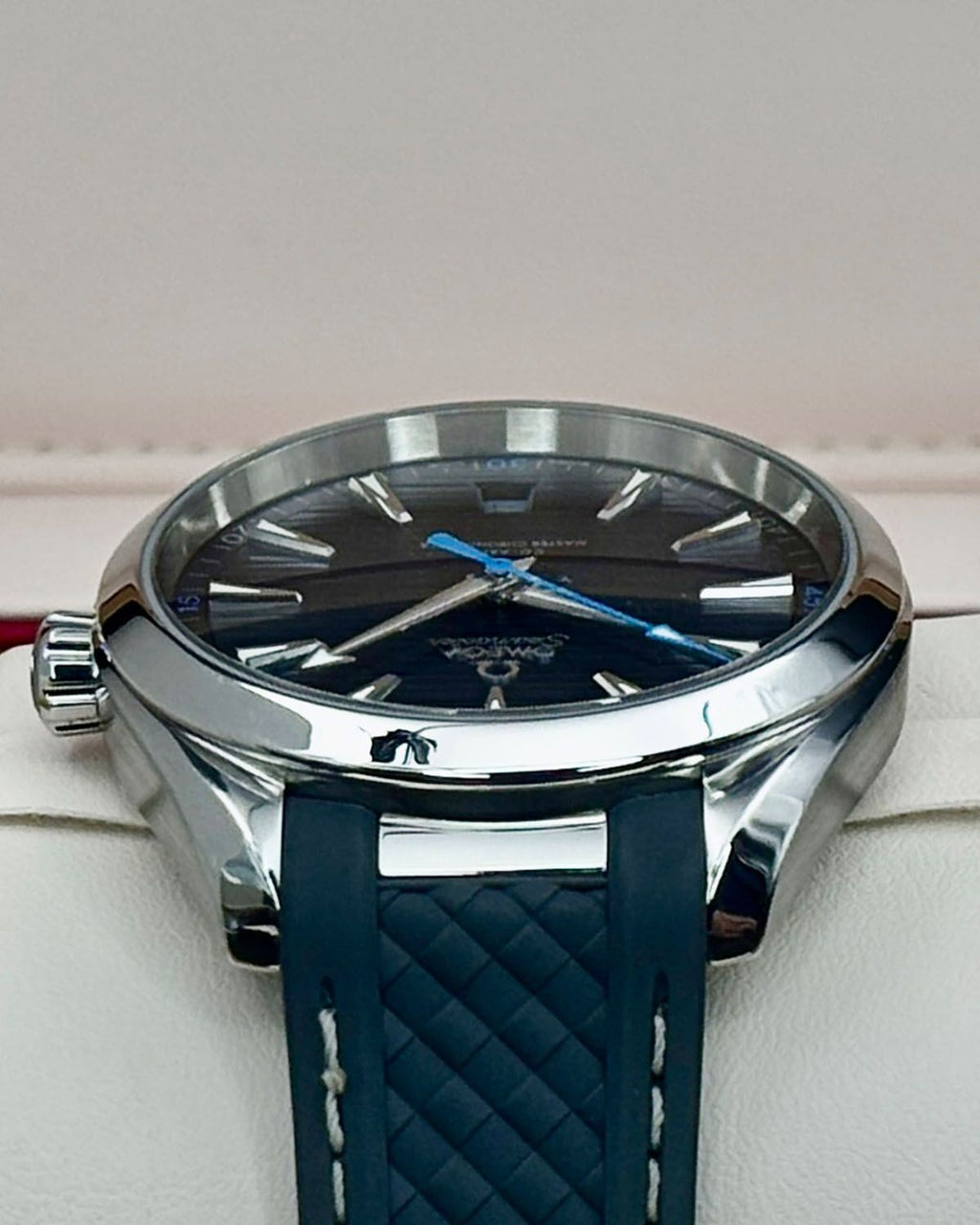 Omega 220.12.41.21.03.002