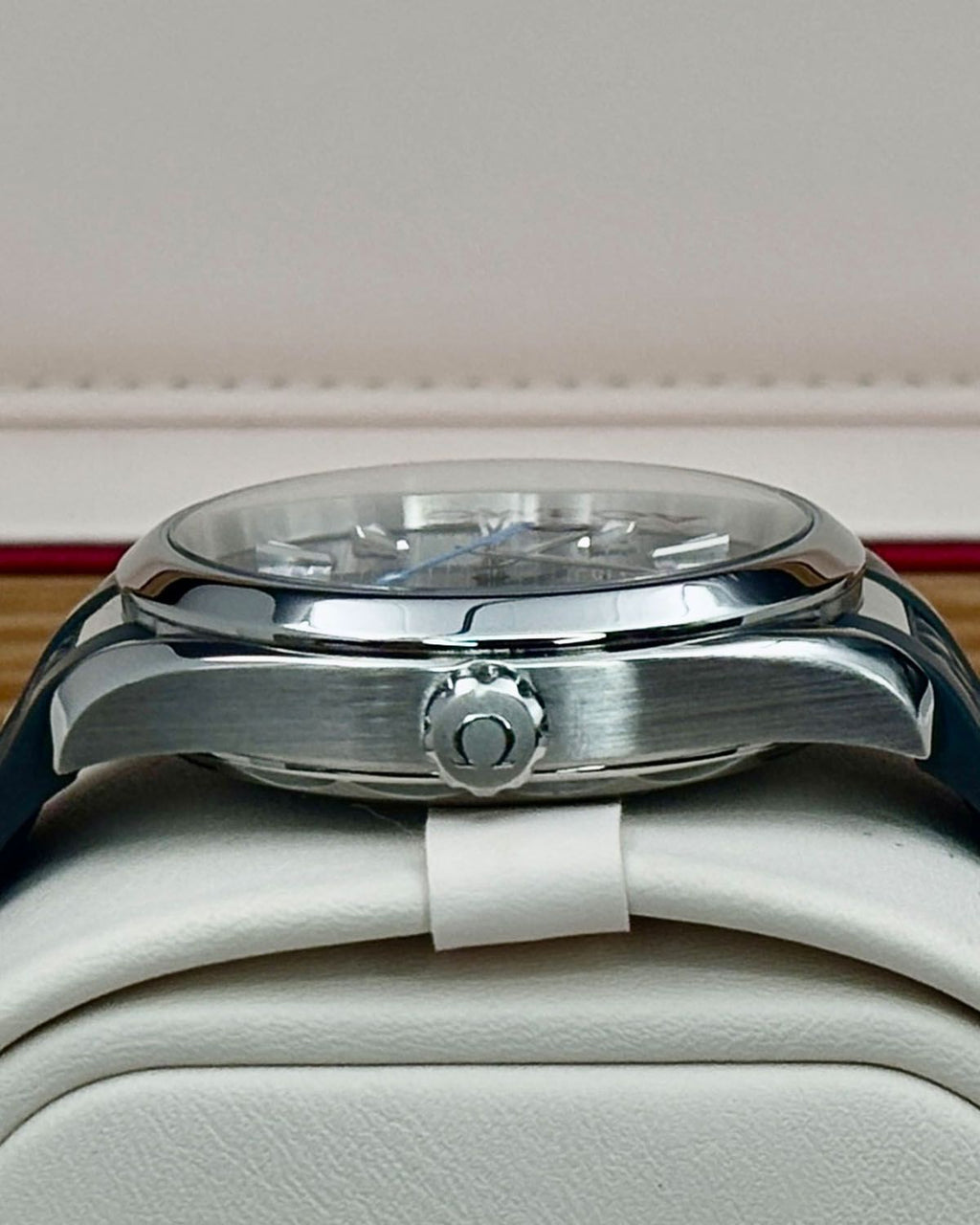 Omega 220.12.41.21.03.002