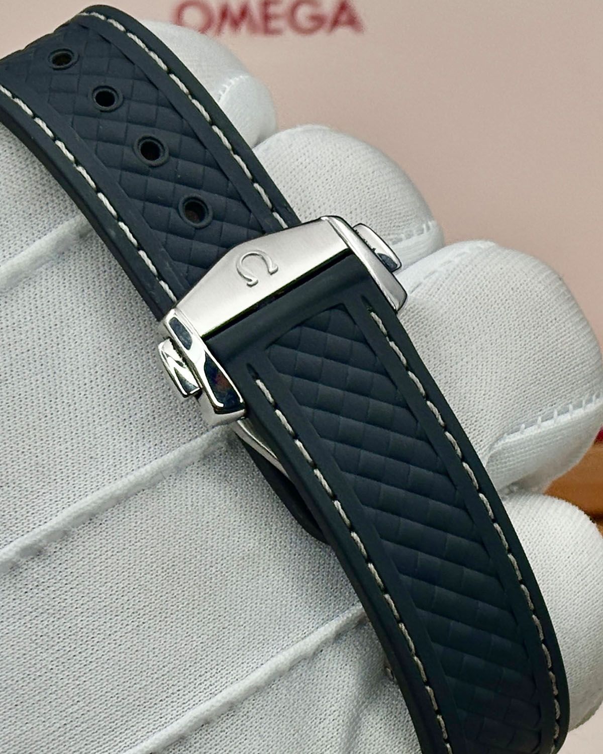 Omega 220.12.41.21.03.002