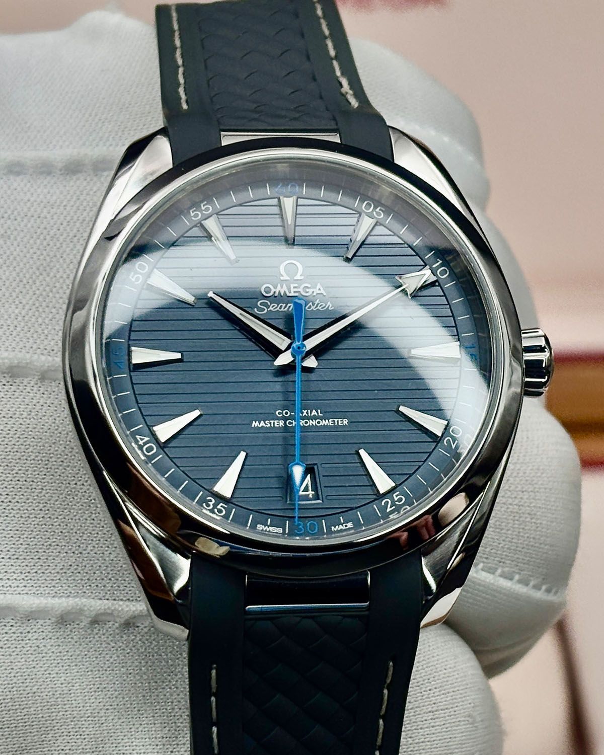 Omega 220.12.41.21.03.002