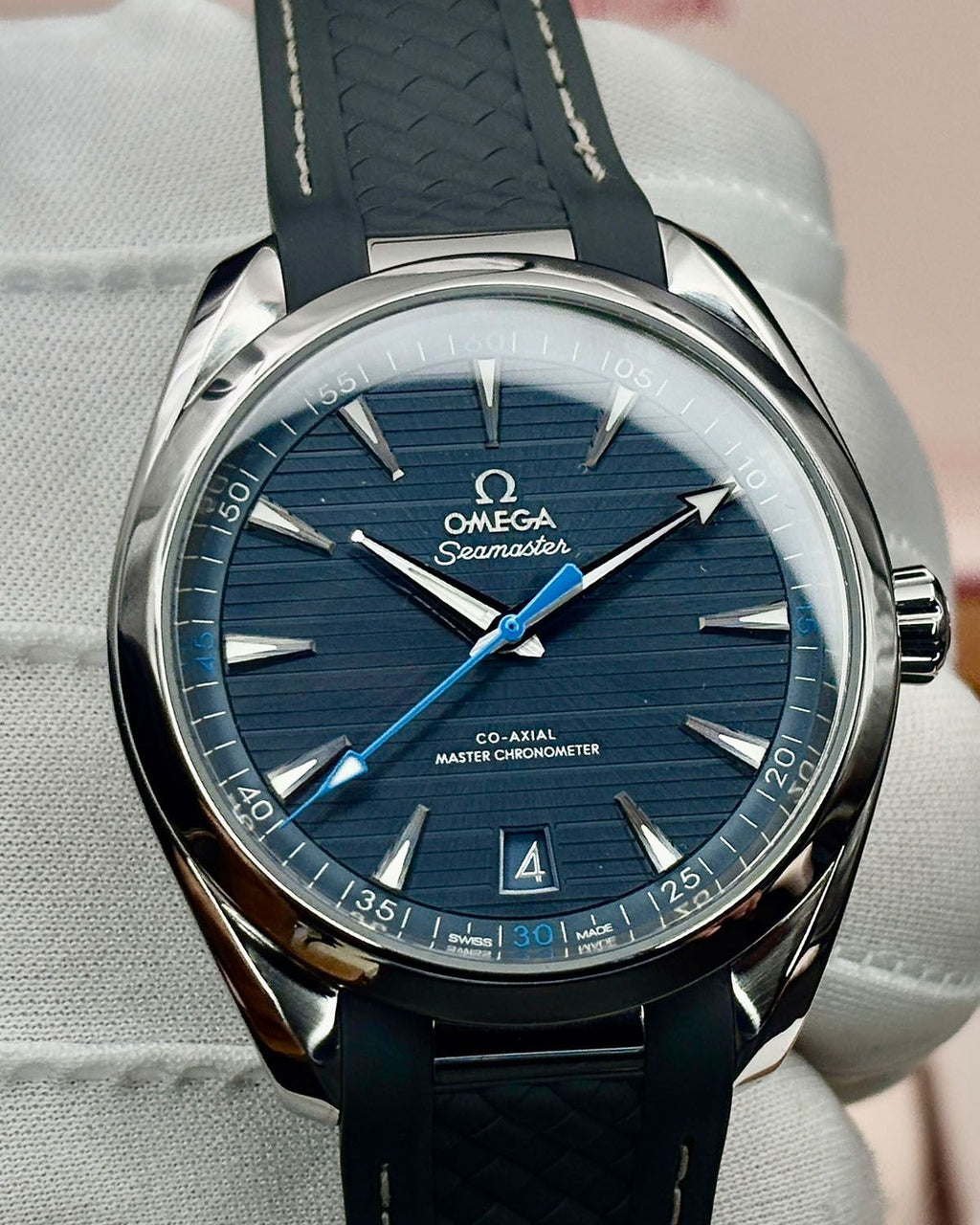 Omega 220.12.41.21.03.002