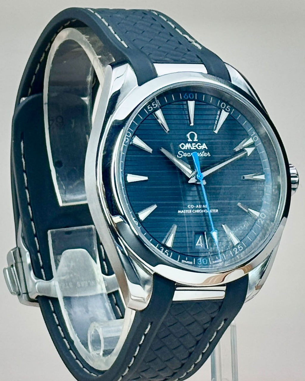 Omega 220.12.41.21.03.002