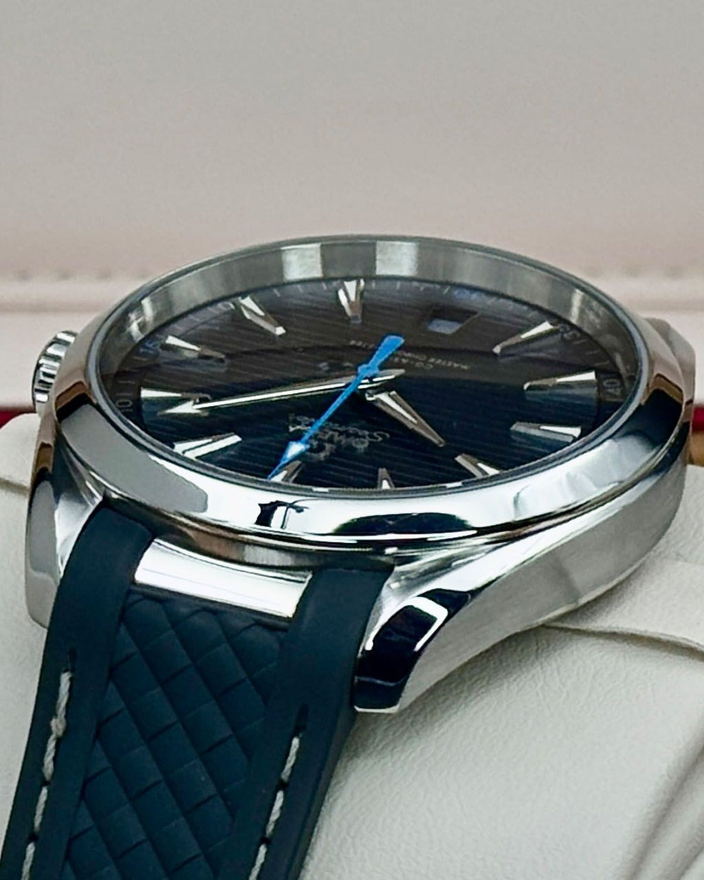 Omega 220.12.41.21.03.002