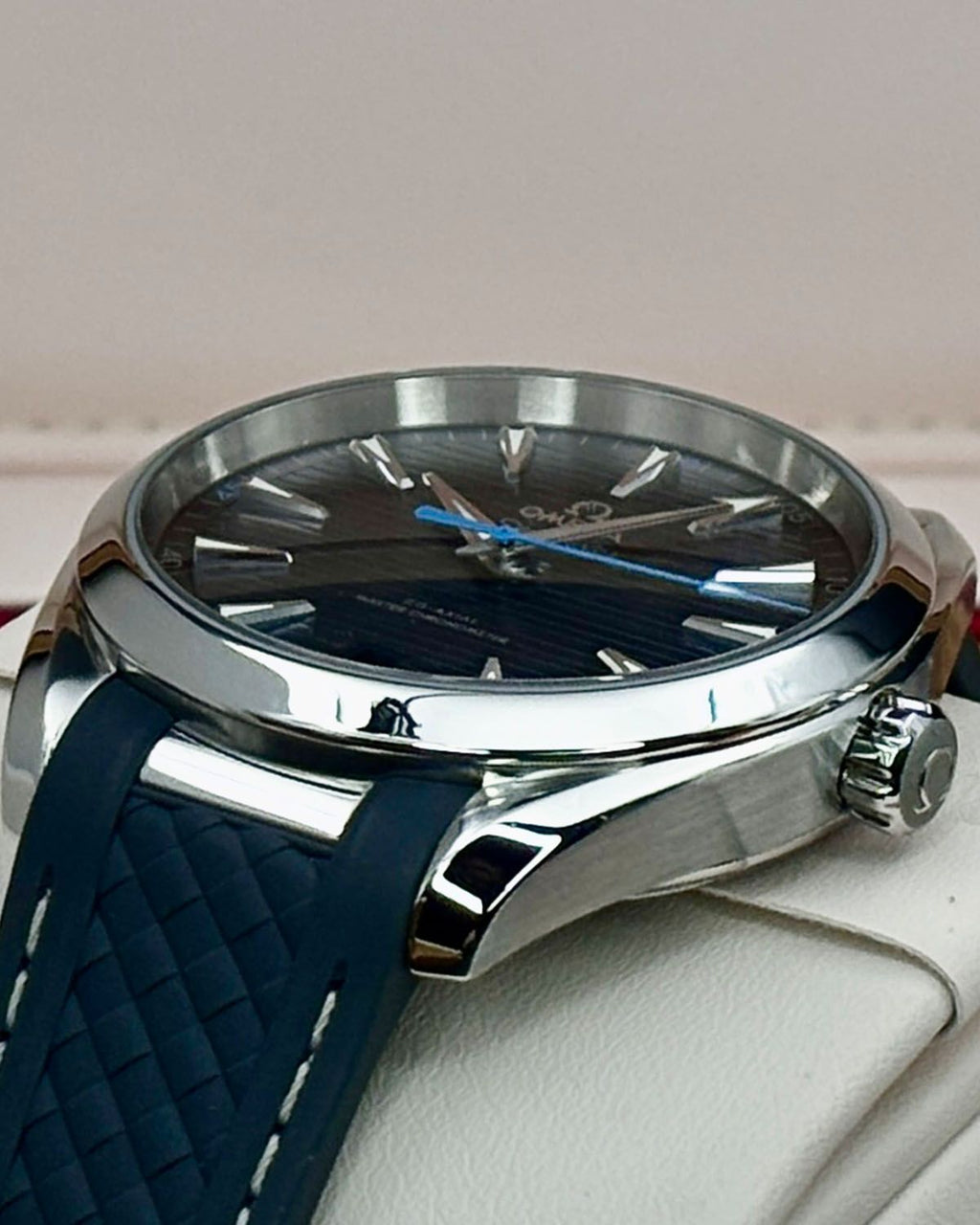 Omega 220.12.41.21.03.002