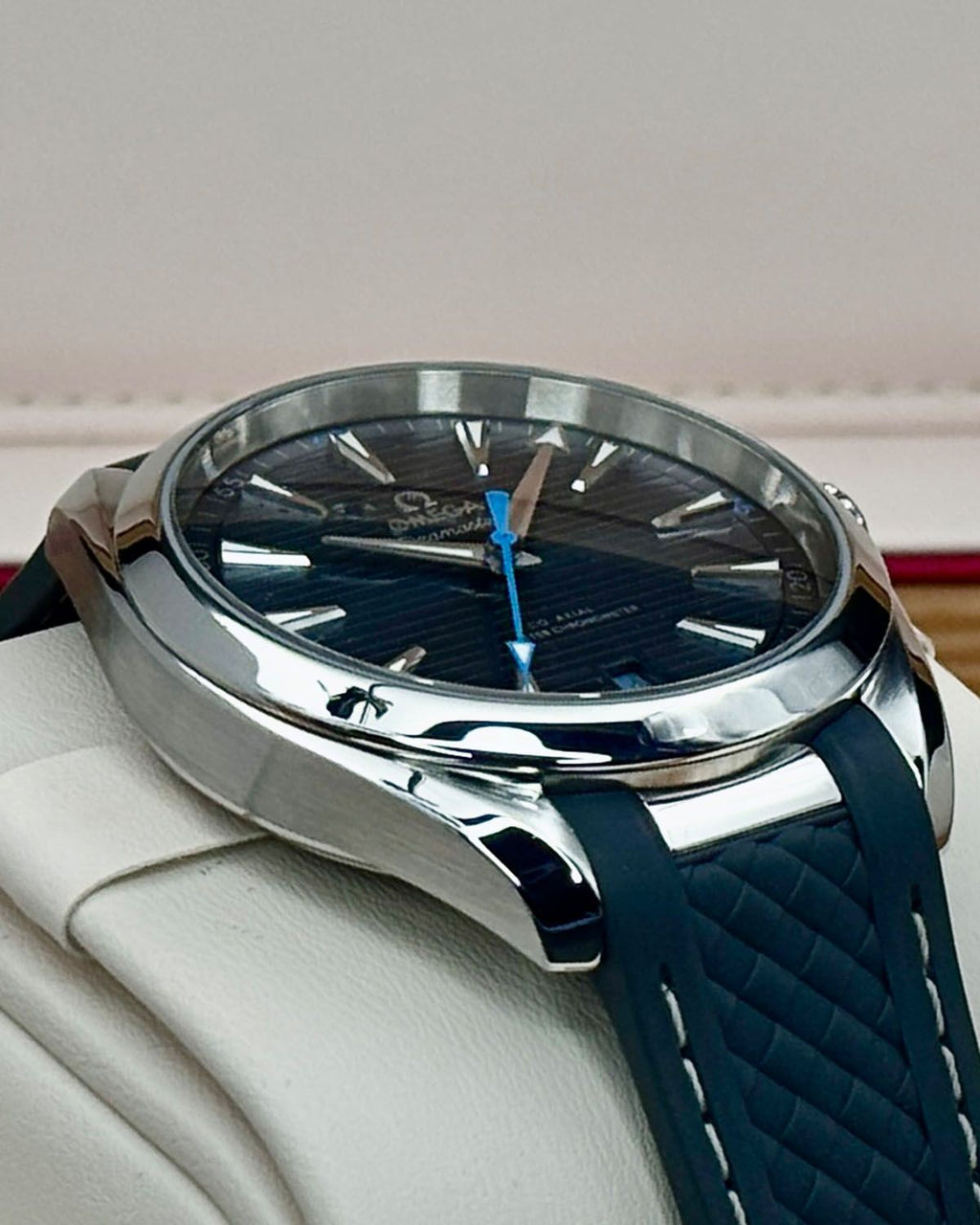Omega 220.12.41.21.03.002