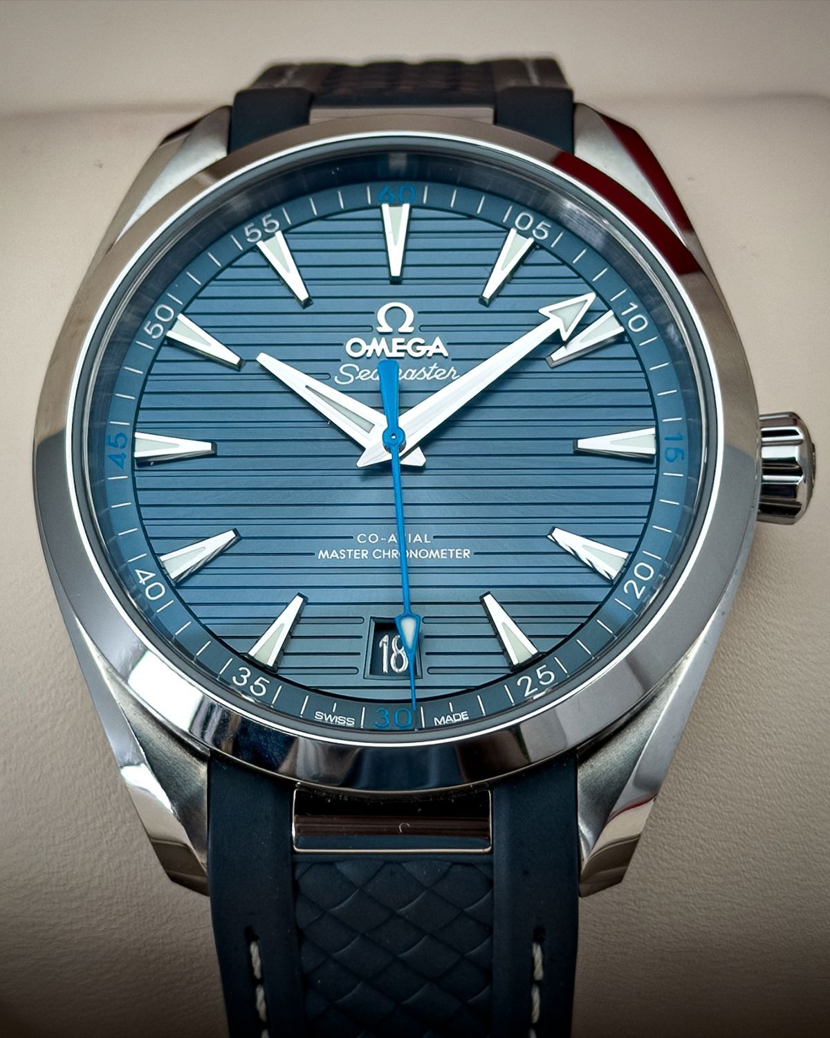 Omega 220.12.41.21.03.002