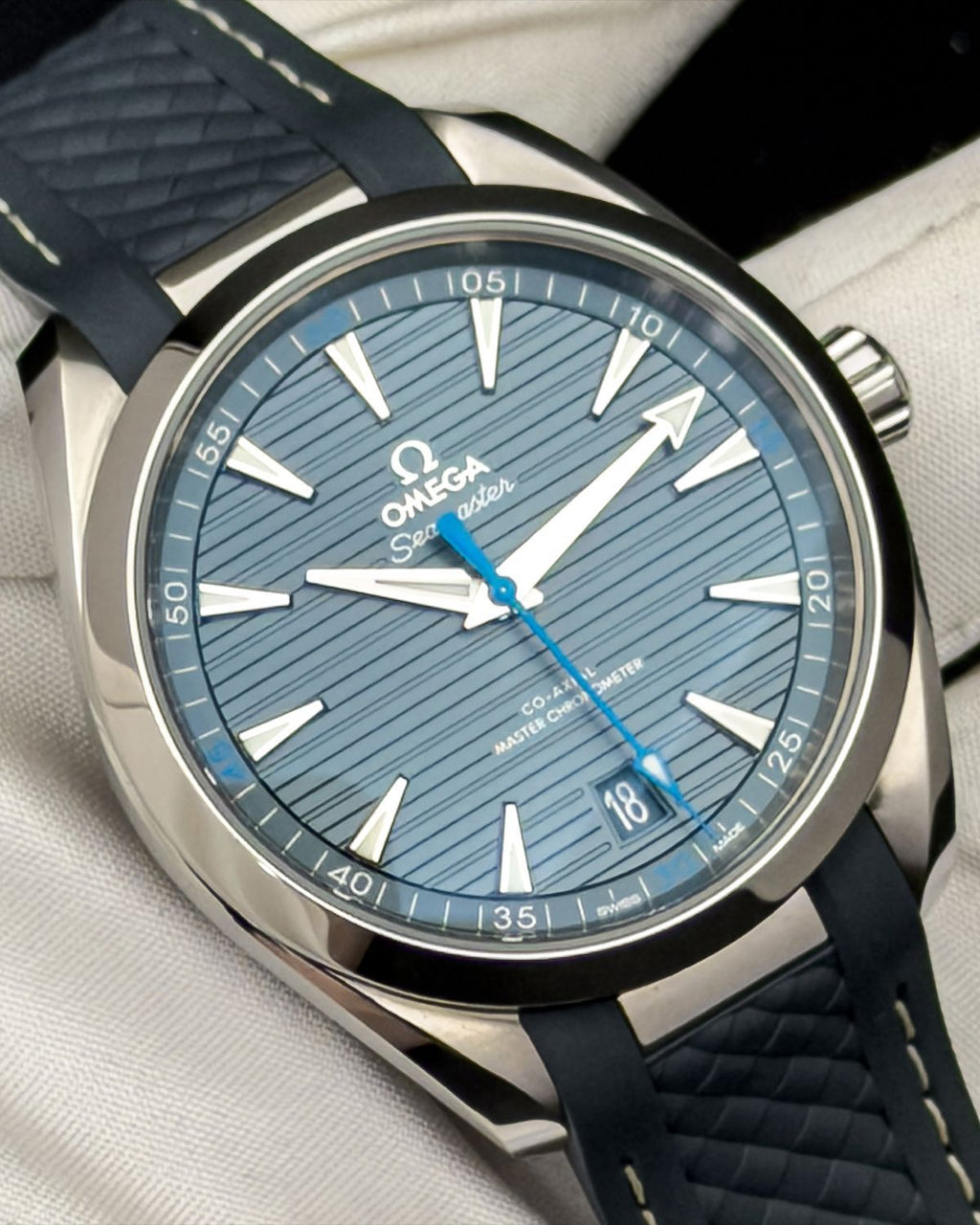 Omega 220.12.41.21.03.002