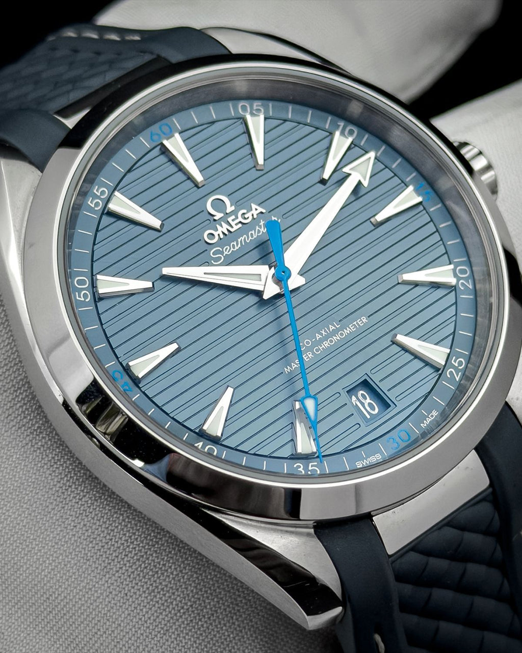 Omega 220.12.41.21.03.002