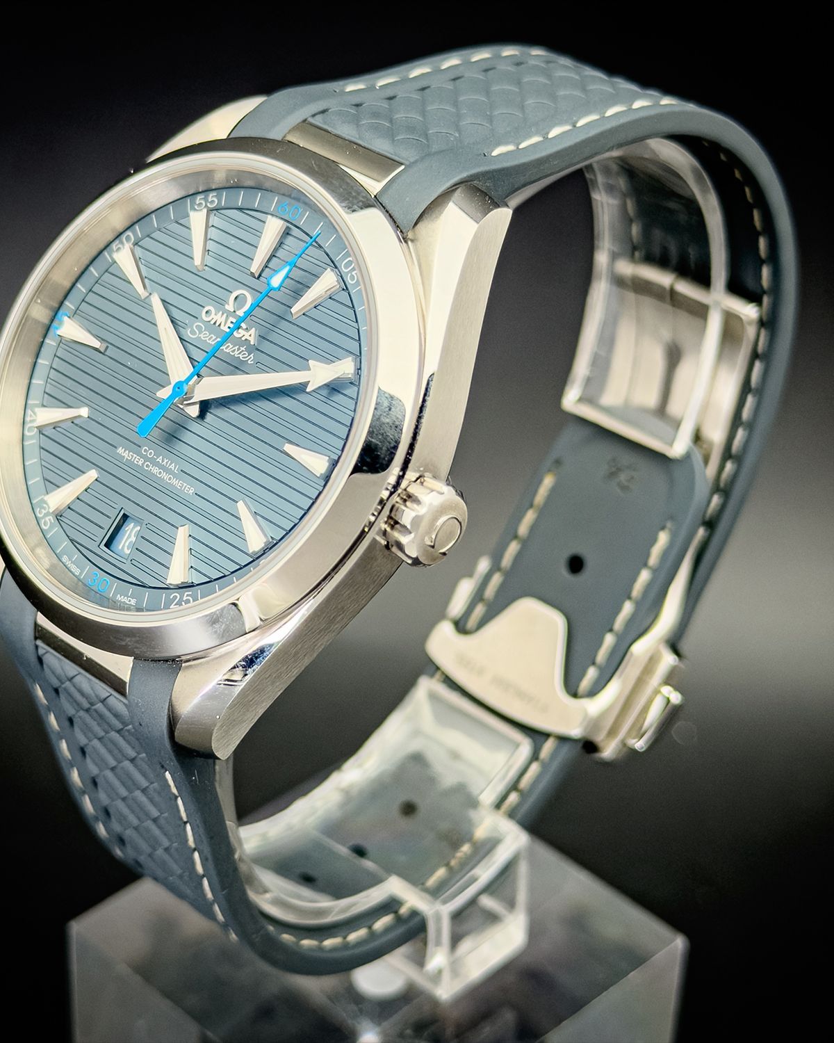 Omega 220.12.41.21.03.002