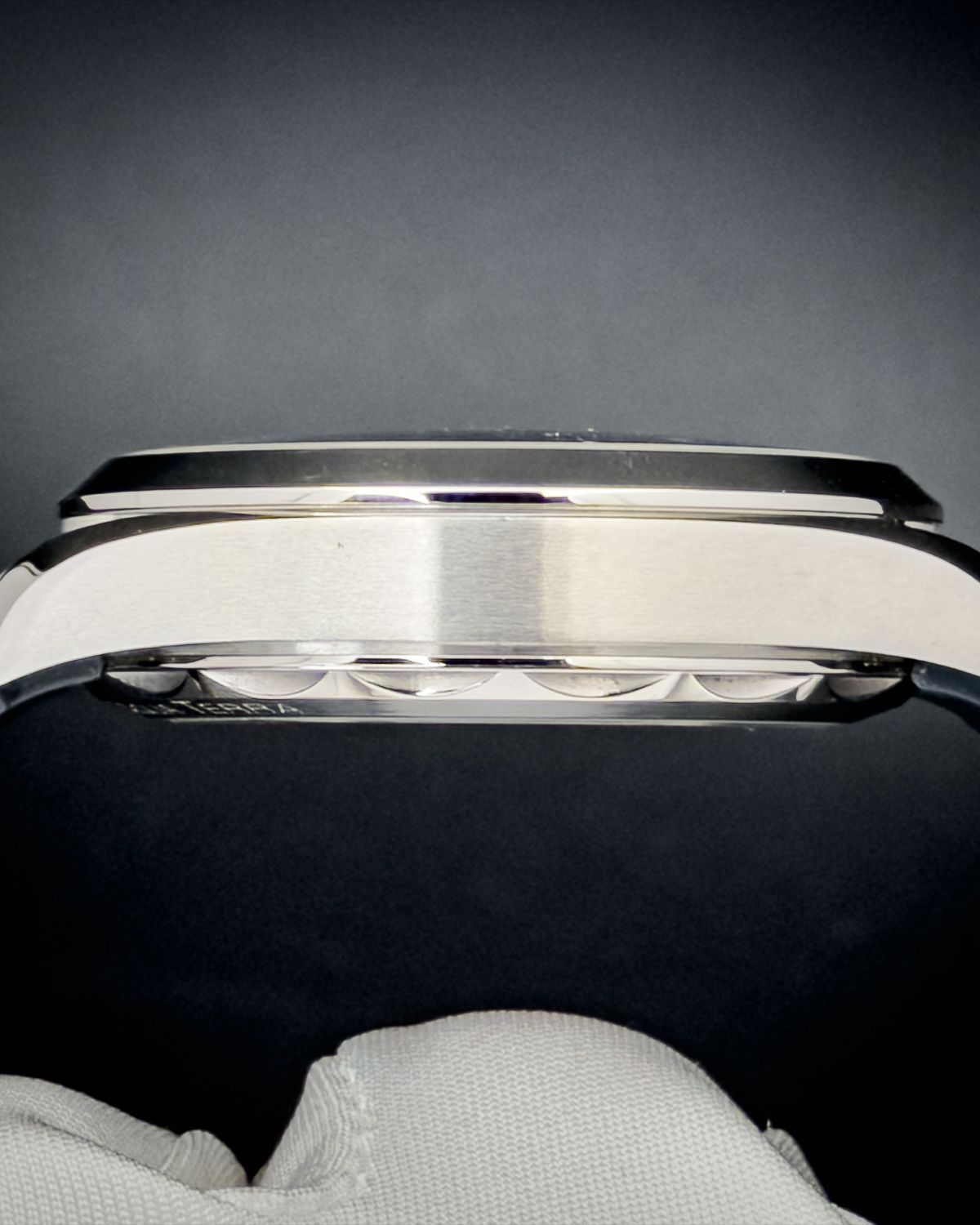 Omega 220.12.41.21.03.002