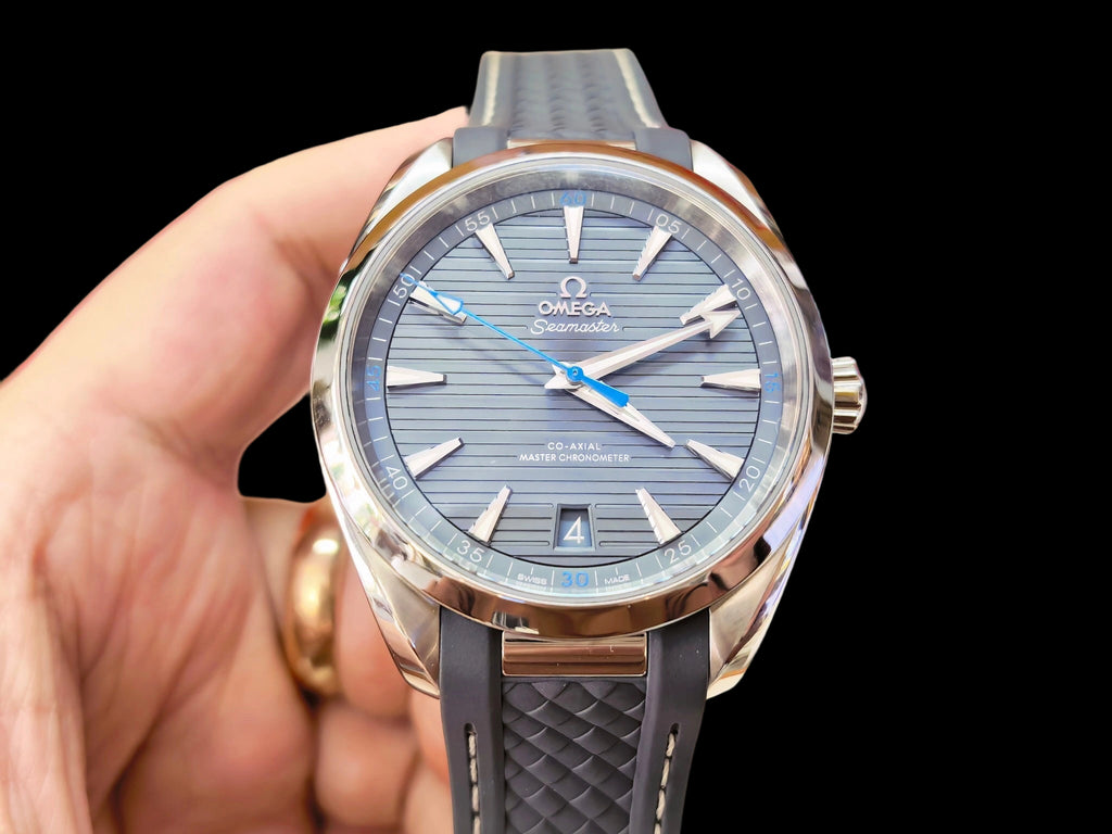 Omega 220.12.41.21.03.002