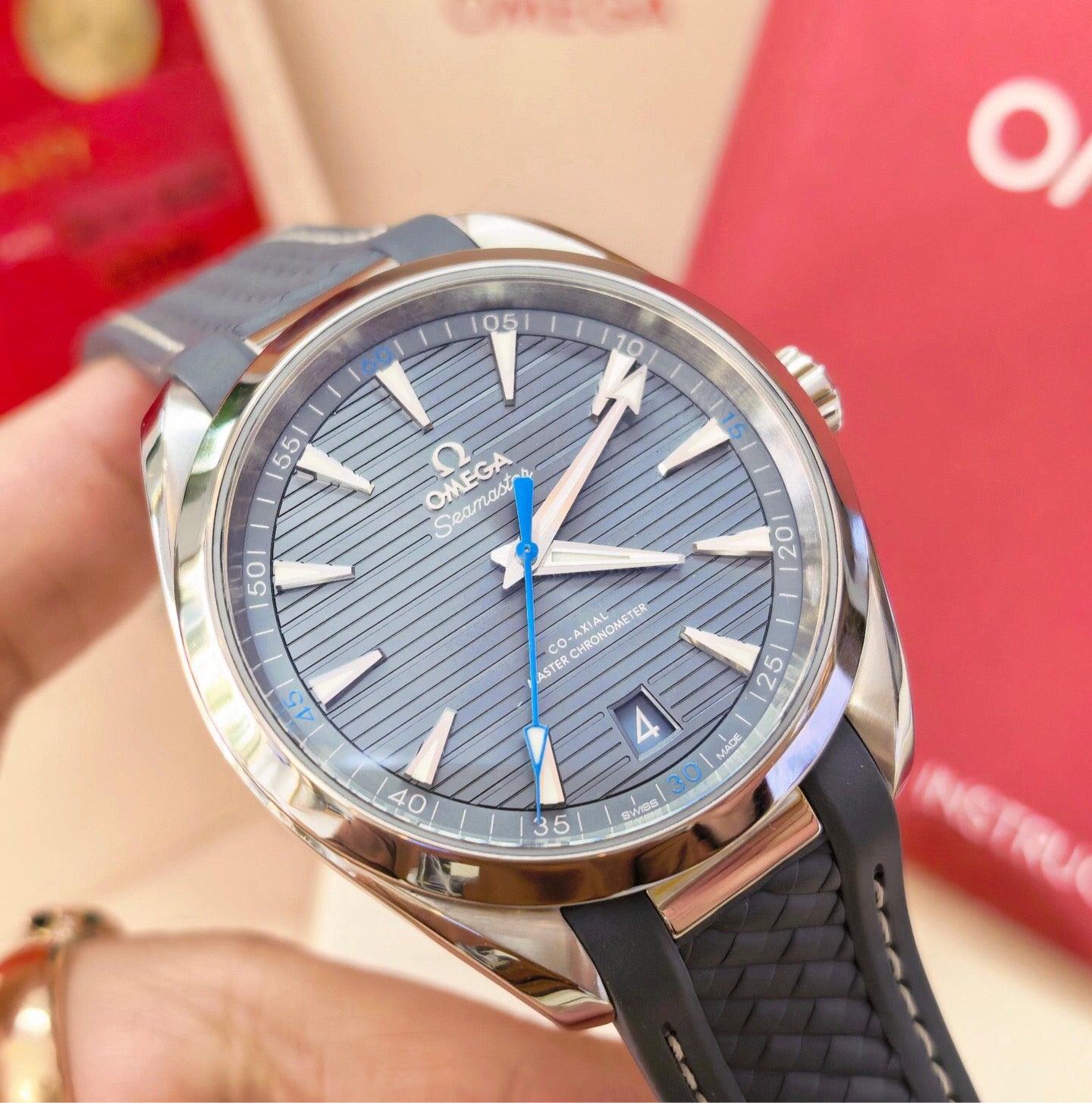 Omega 220.12.41.21.03.002