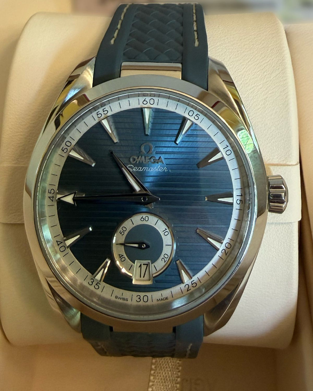Omega 220.12.41.21.03.005