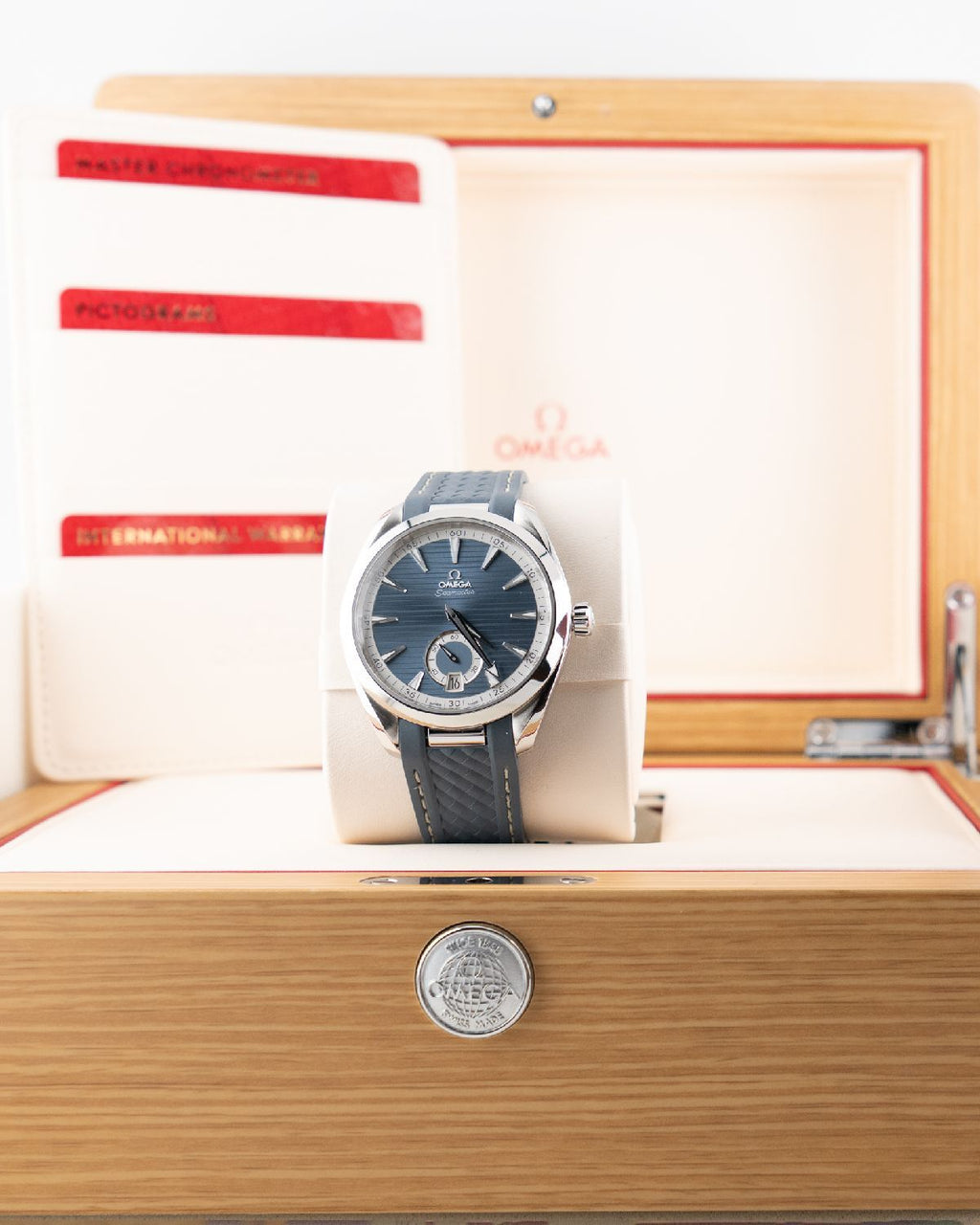 Omega 220.12.41.21.03.005
