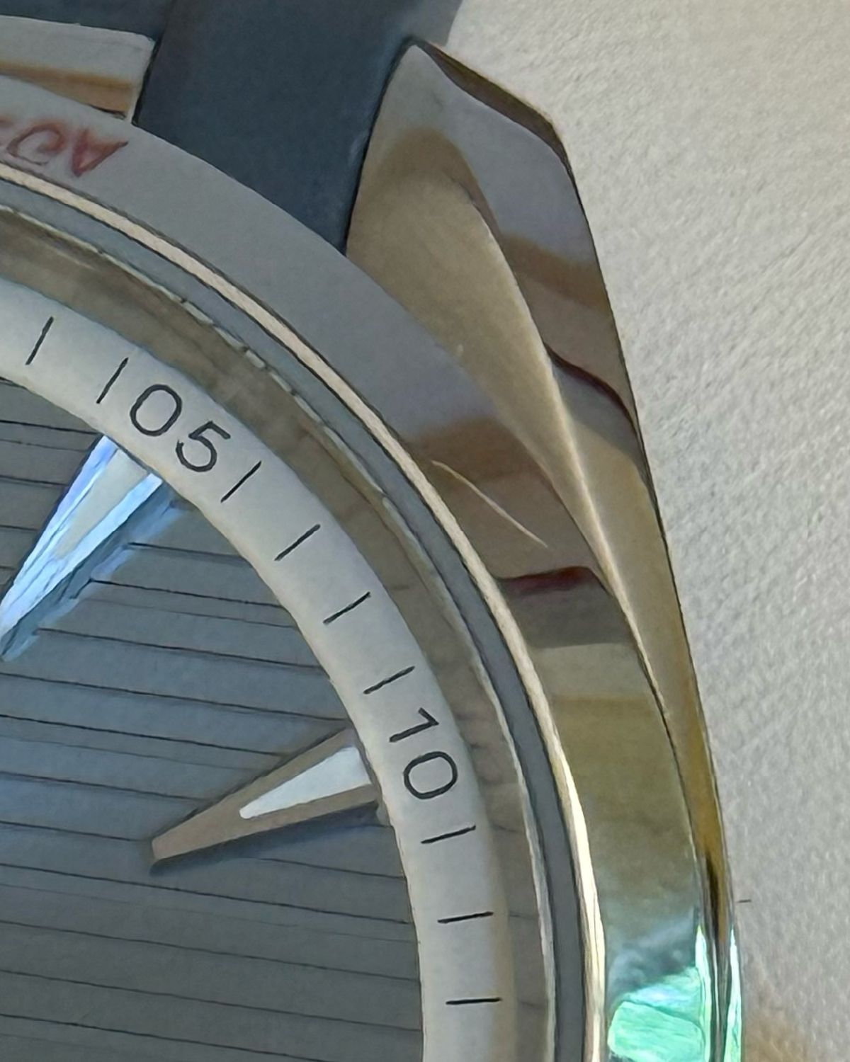 Omega 220.12.41.21.03.005