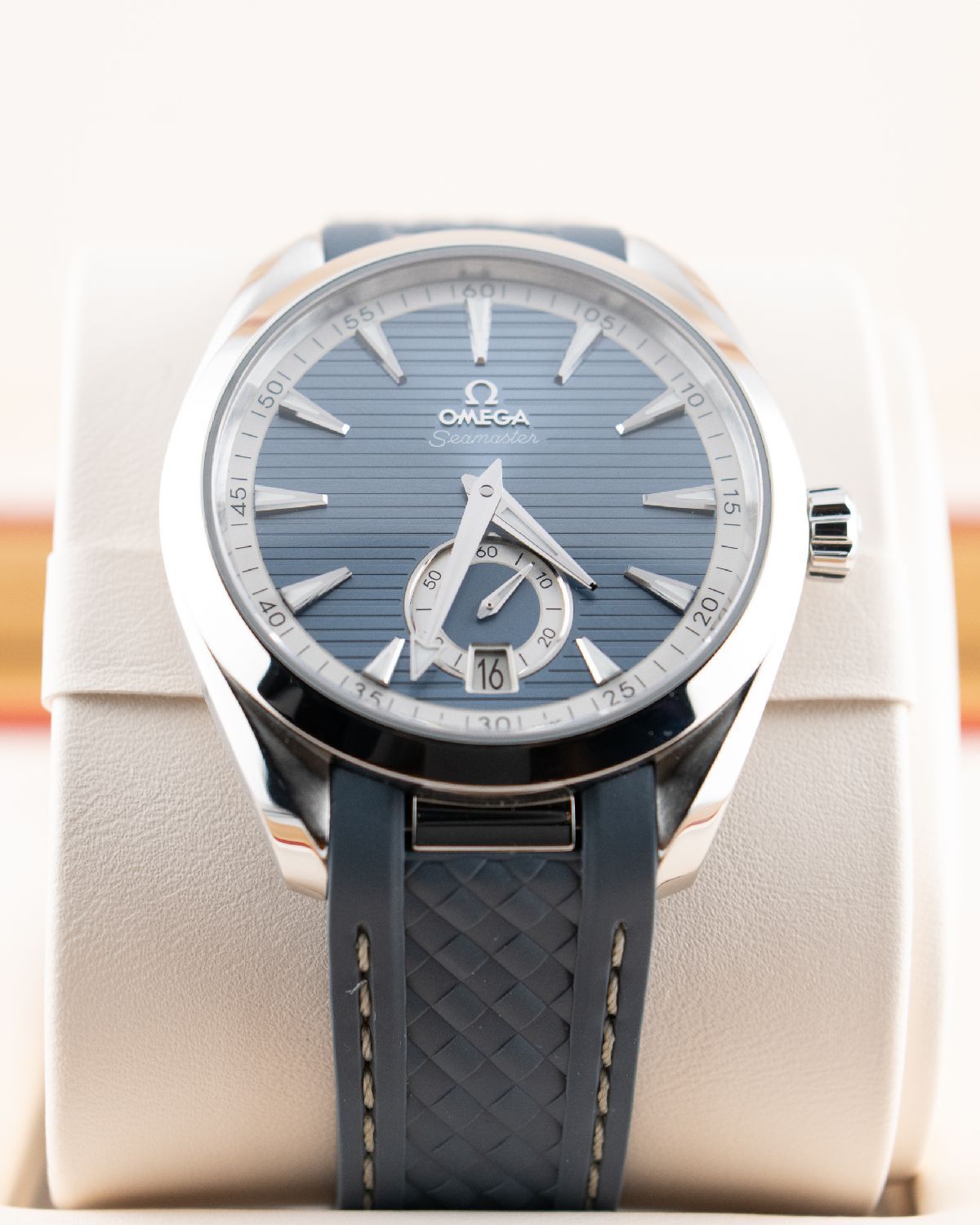 Omega 220.12.41.21.03.005