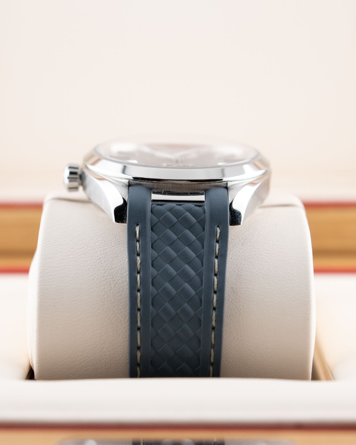 Omega 220.12.41.21.03.005