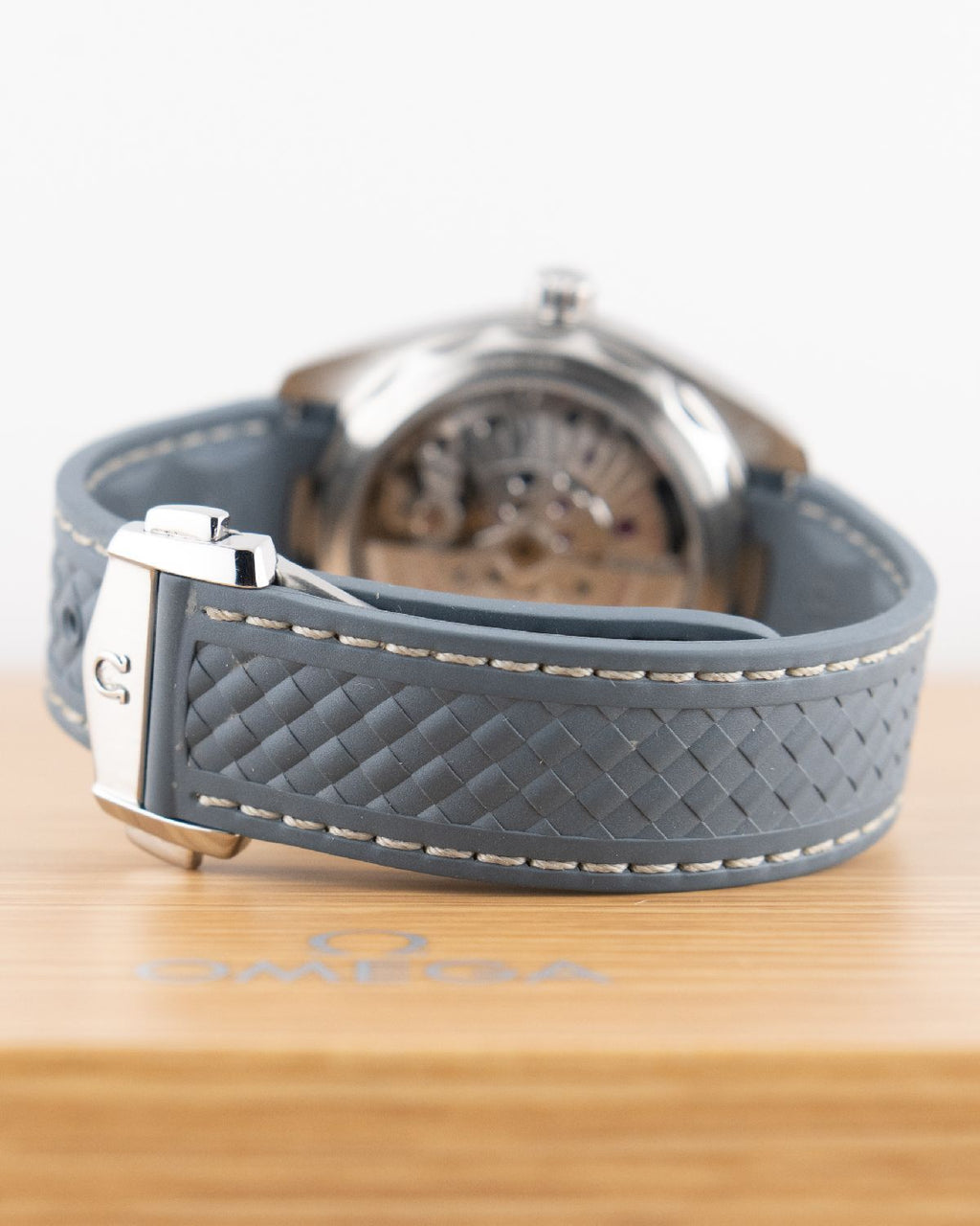 Omega 220.12.41.21.03.005