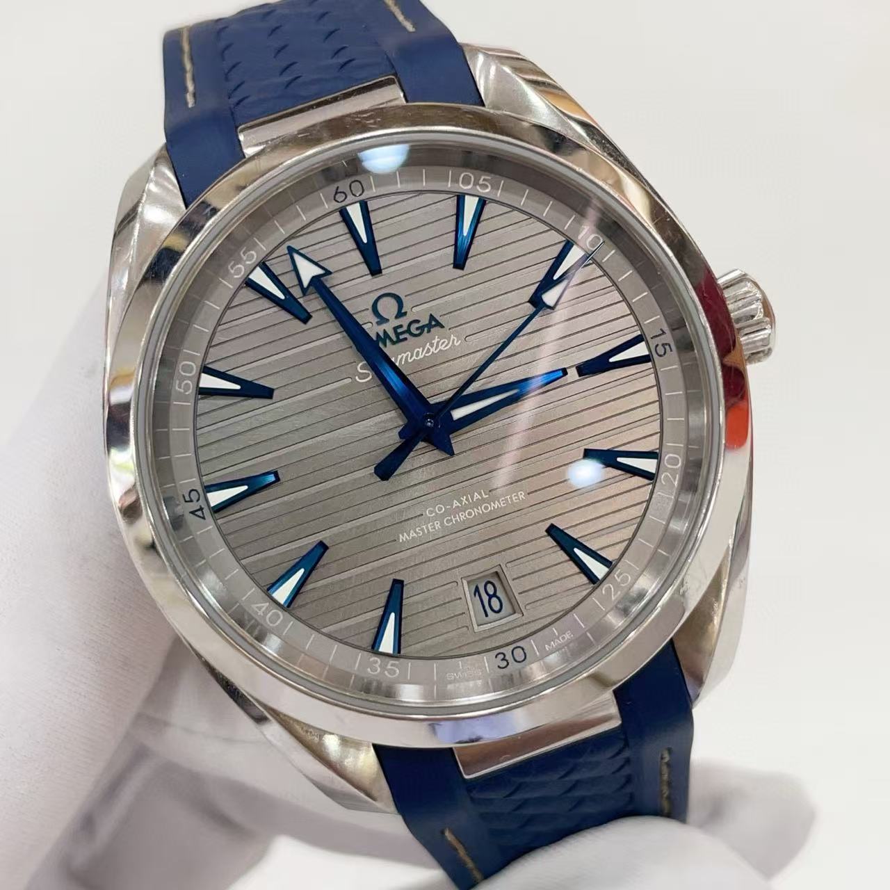 Omega 220.12.41.21.06.001