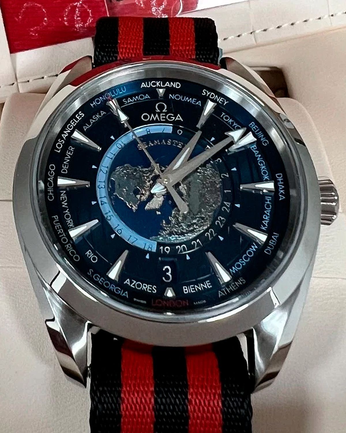 Omega 220.12.43.22.03.001