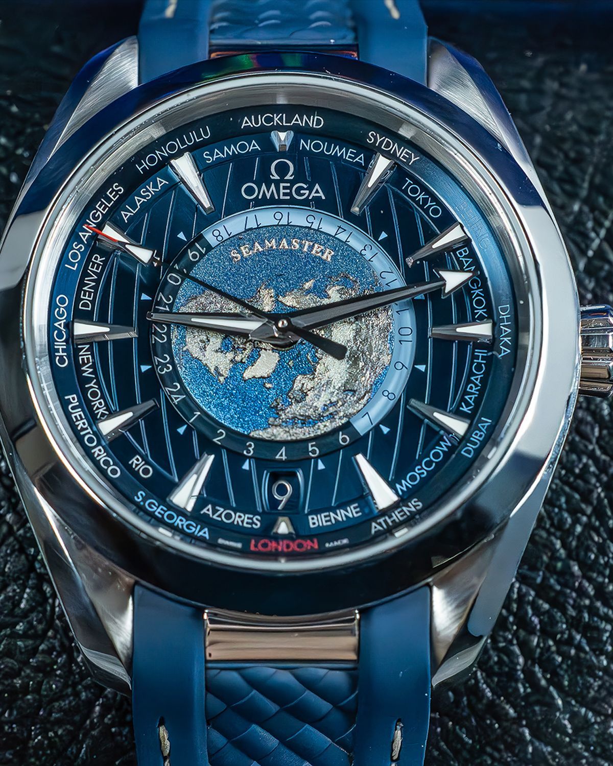 Omega 220.12.43.22.03.001