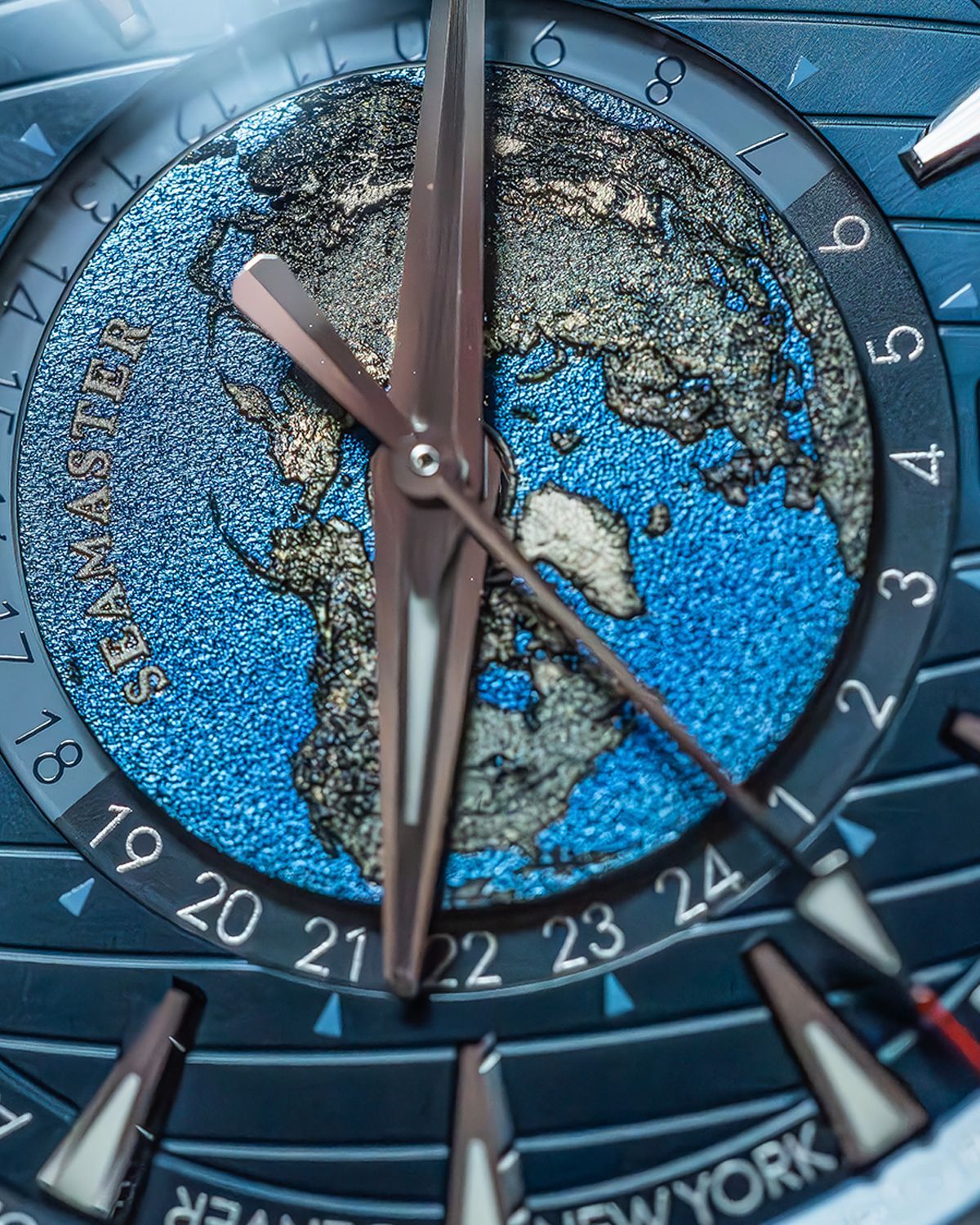 Omega 220.12.43.22.03.001
