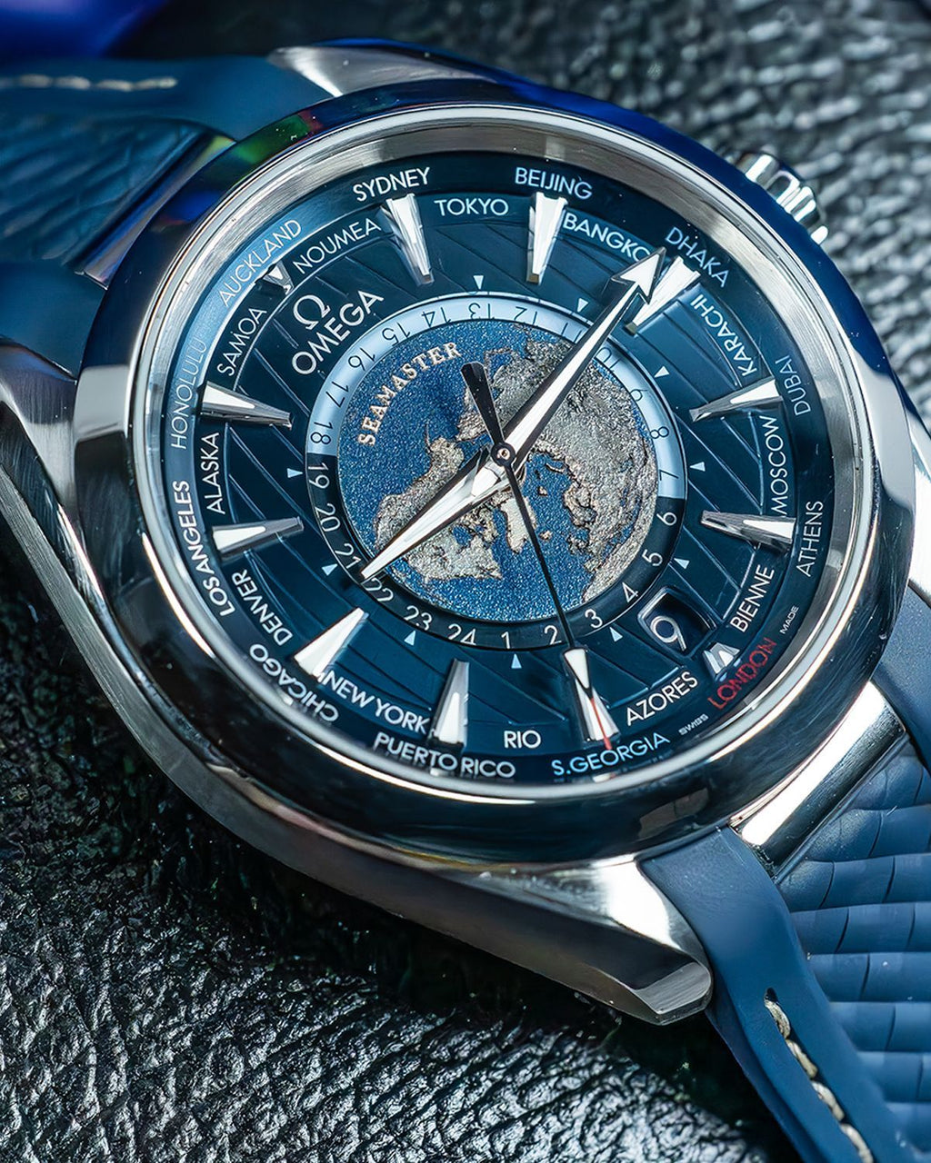 Omega 220.12.43.22.03.001