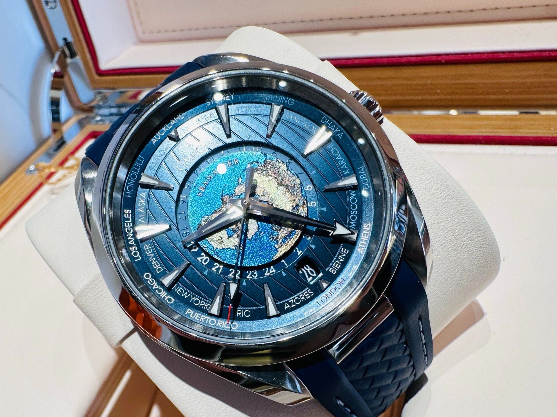 Omega 220.12.43.22.03.001