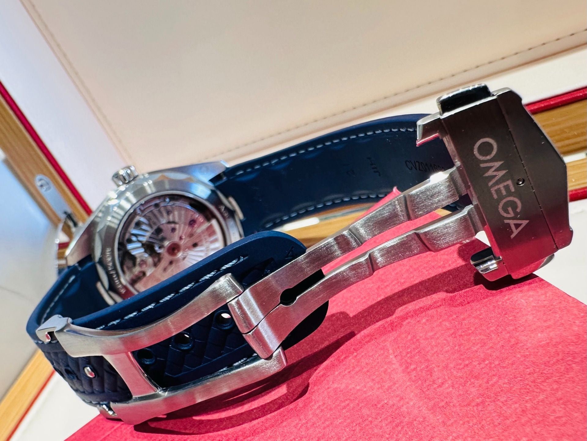 Omega 220.12.43.22.03.001