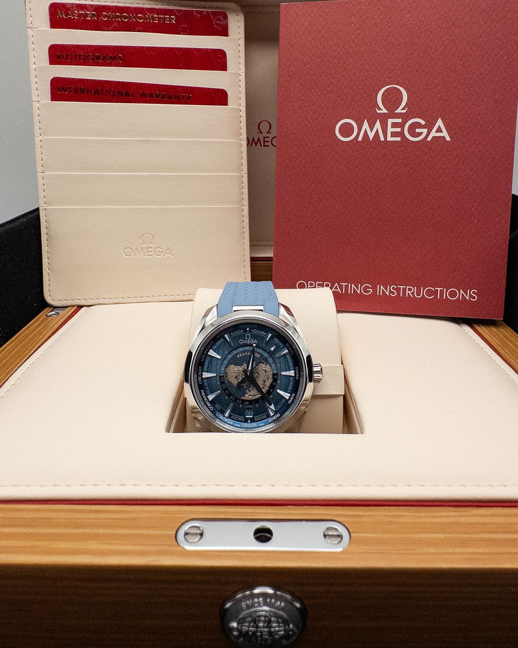 Omega 220.12.43.22.03.002