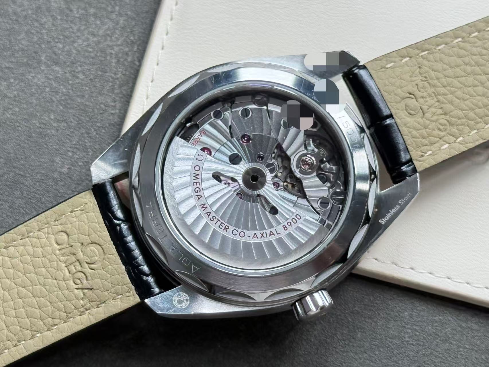 Omega 220.13.41.21.01.001