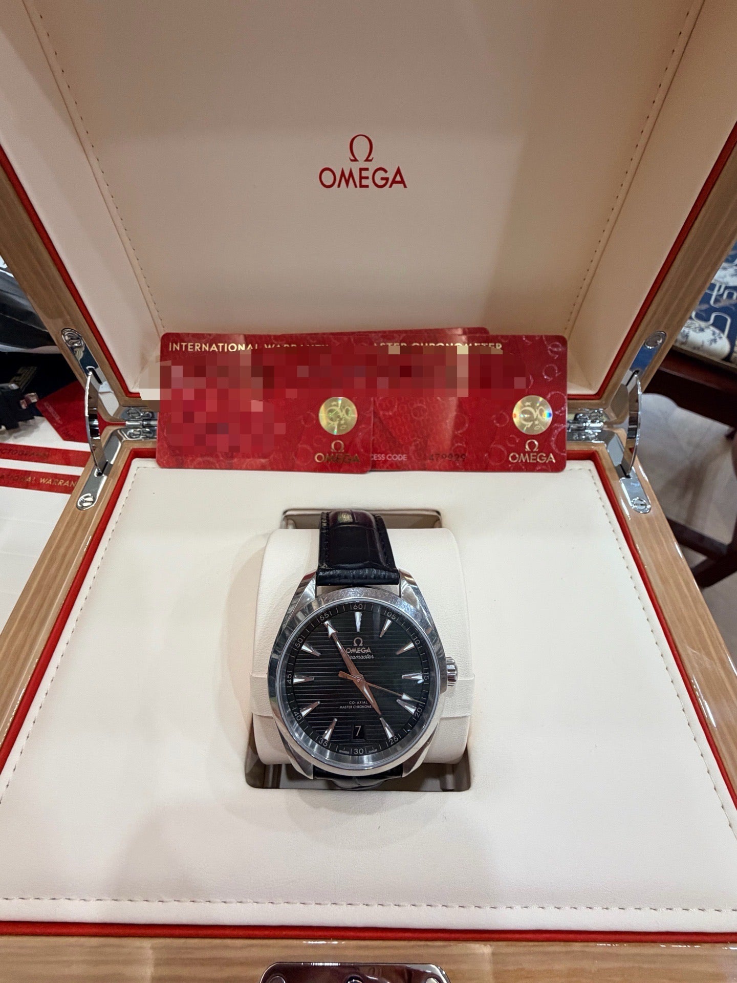 Omega 220.13.41.21.01.001