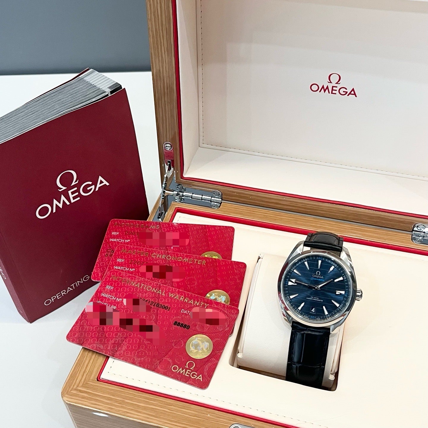 Omega 220.13.41.21.03.001