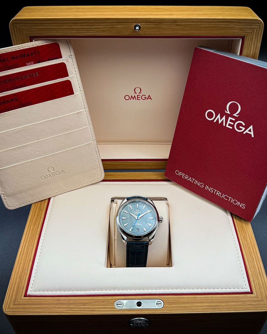Omega 220.13.41.21.03.002