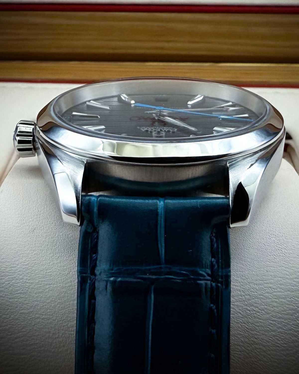 Omega 220.13.41.21.03.002