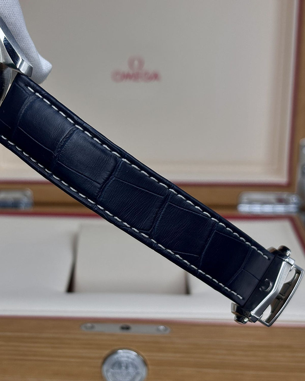 Omega 220.13.41.21.03.002