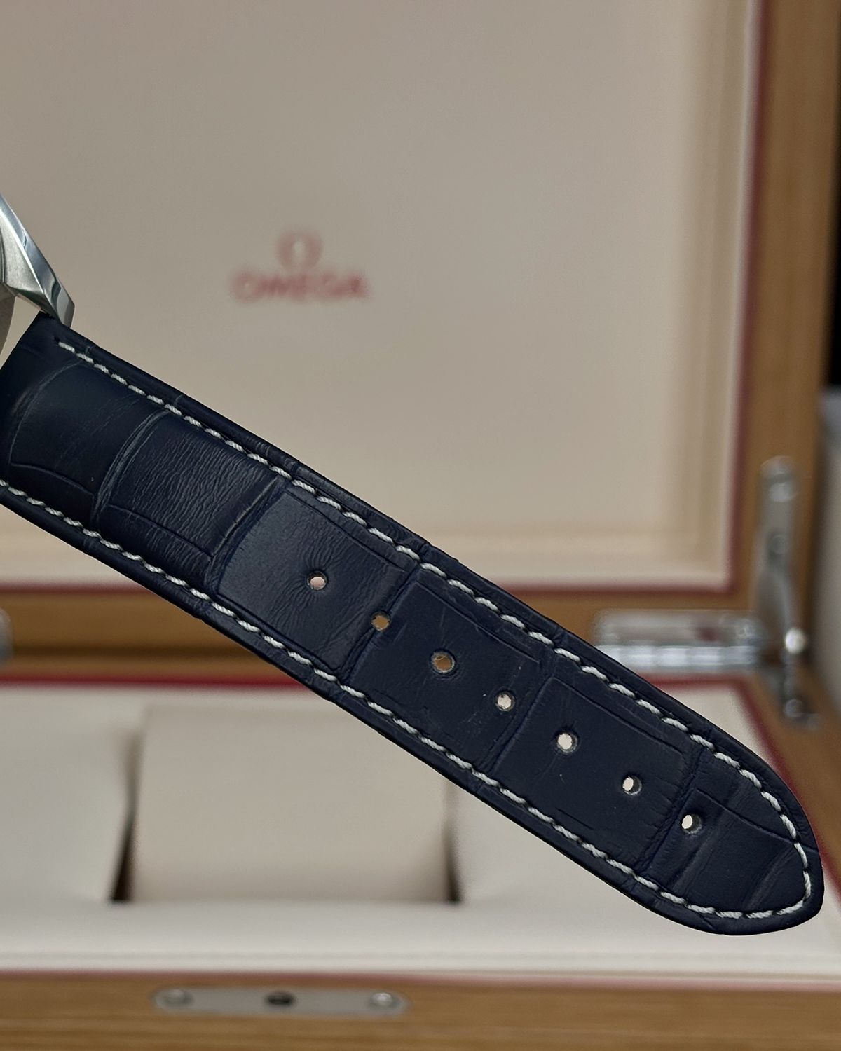 Omega 220.13.41.21.03.002