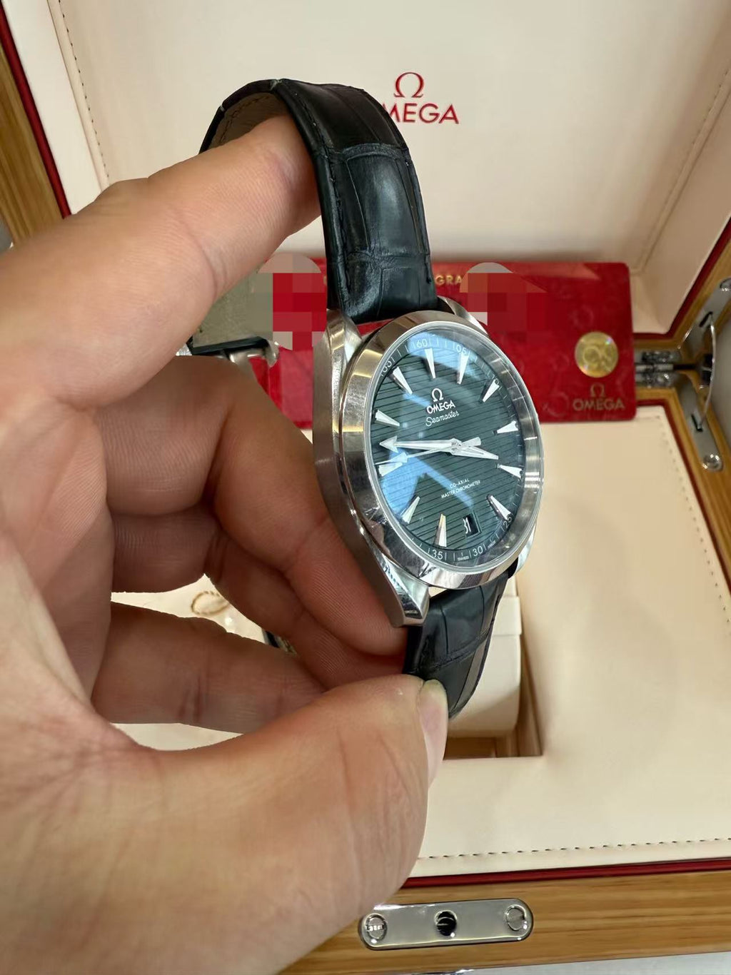 Omega 220.13.41.21.10.001
