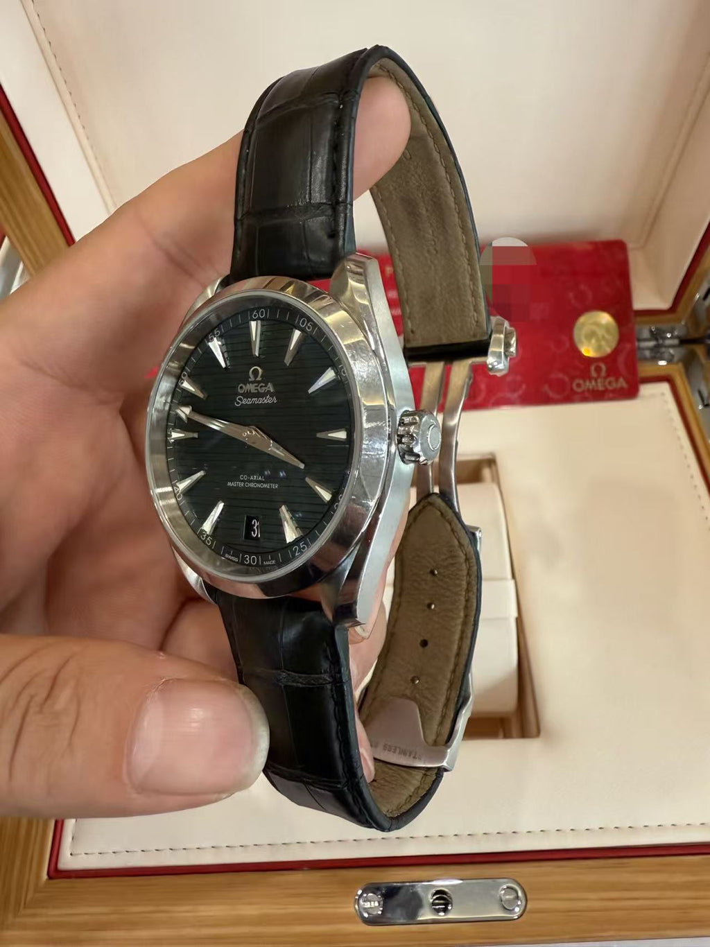 Omega 220.13.41.21.10.001