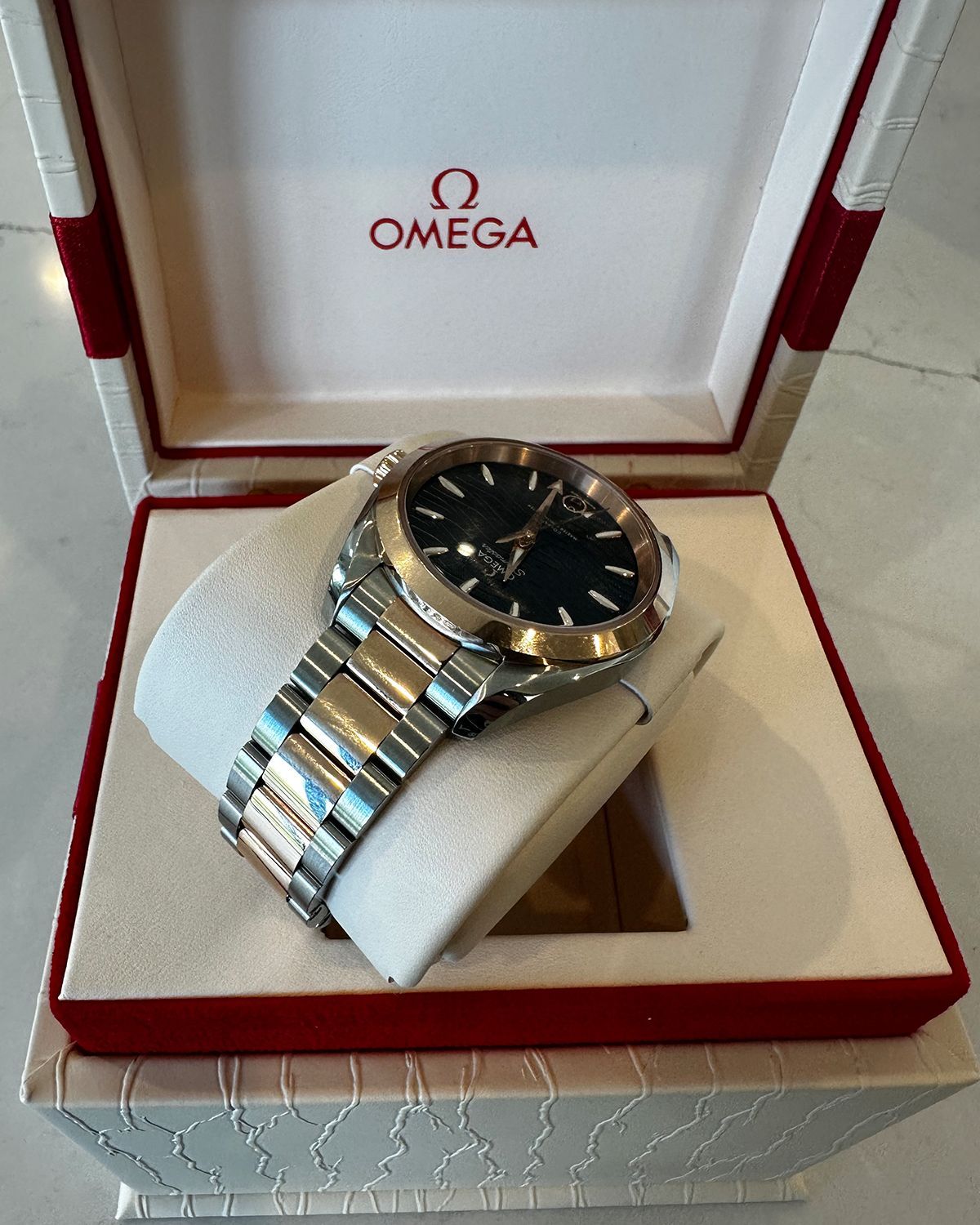 Omega 220.20.34.20.03.001