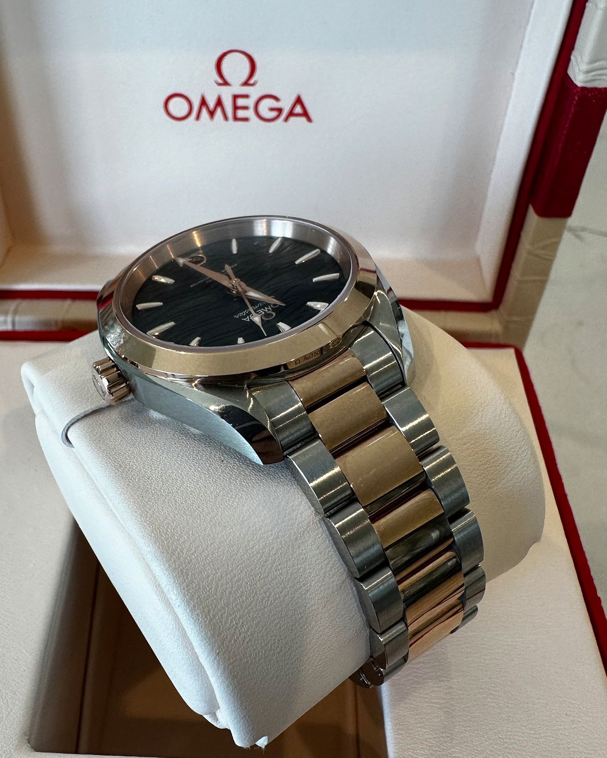 Omega 220.20.34.20.03.001