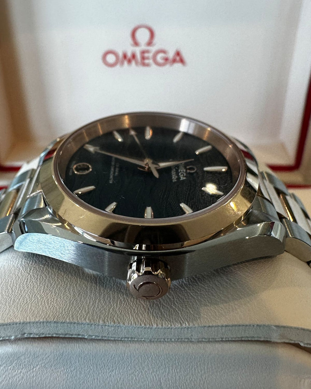 Omega 220.20.34.20.03.001