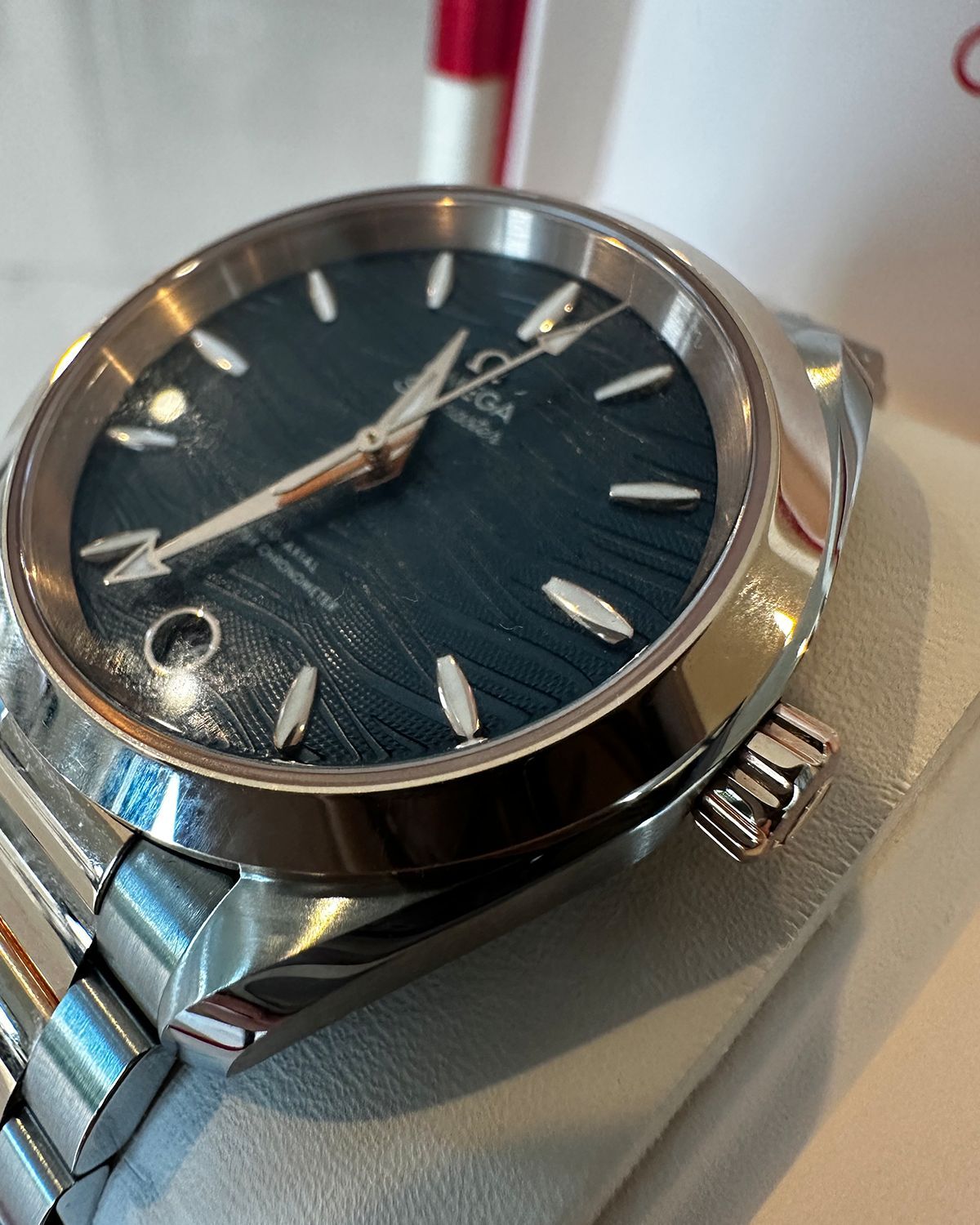 Omega 220.20.34.20.03.001