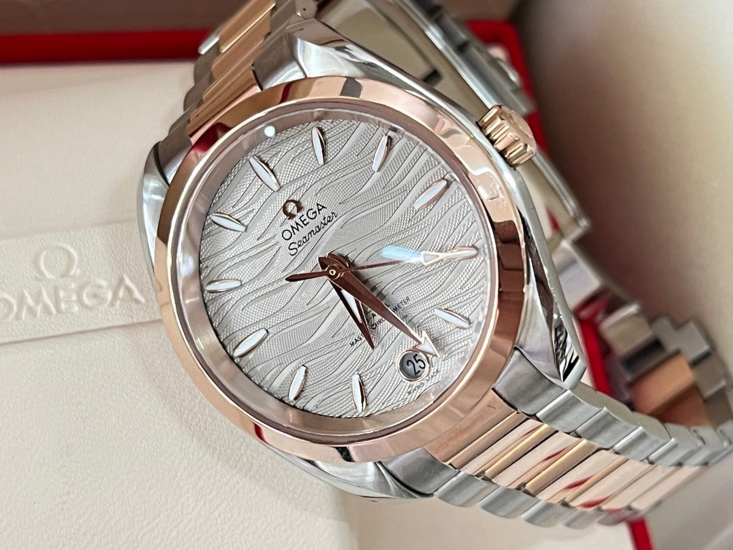 Omega 220.20.34.20.06.001