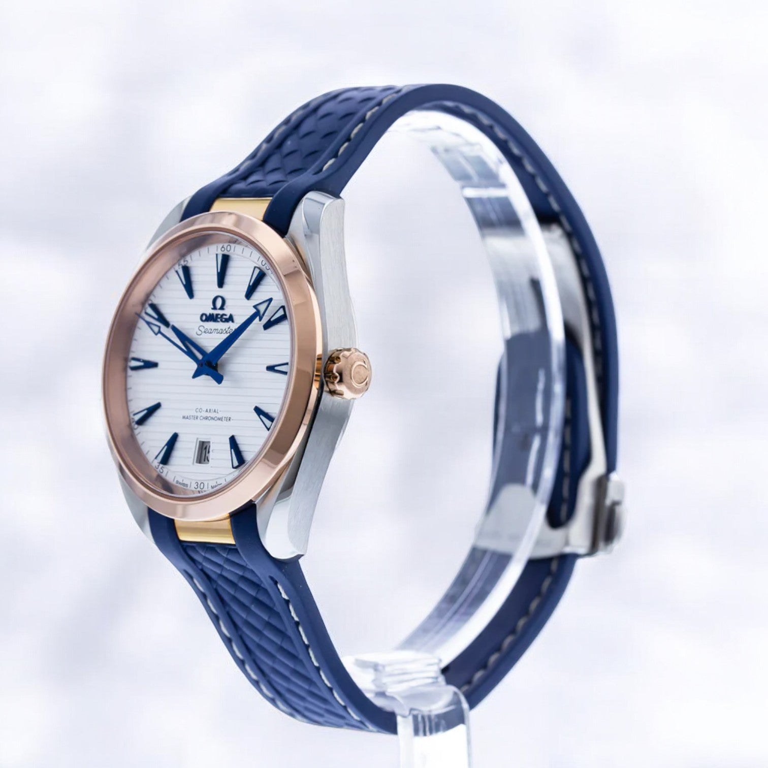 Omega 220.22.38.20.02.001