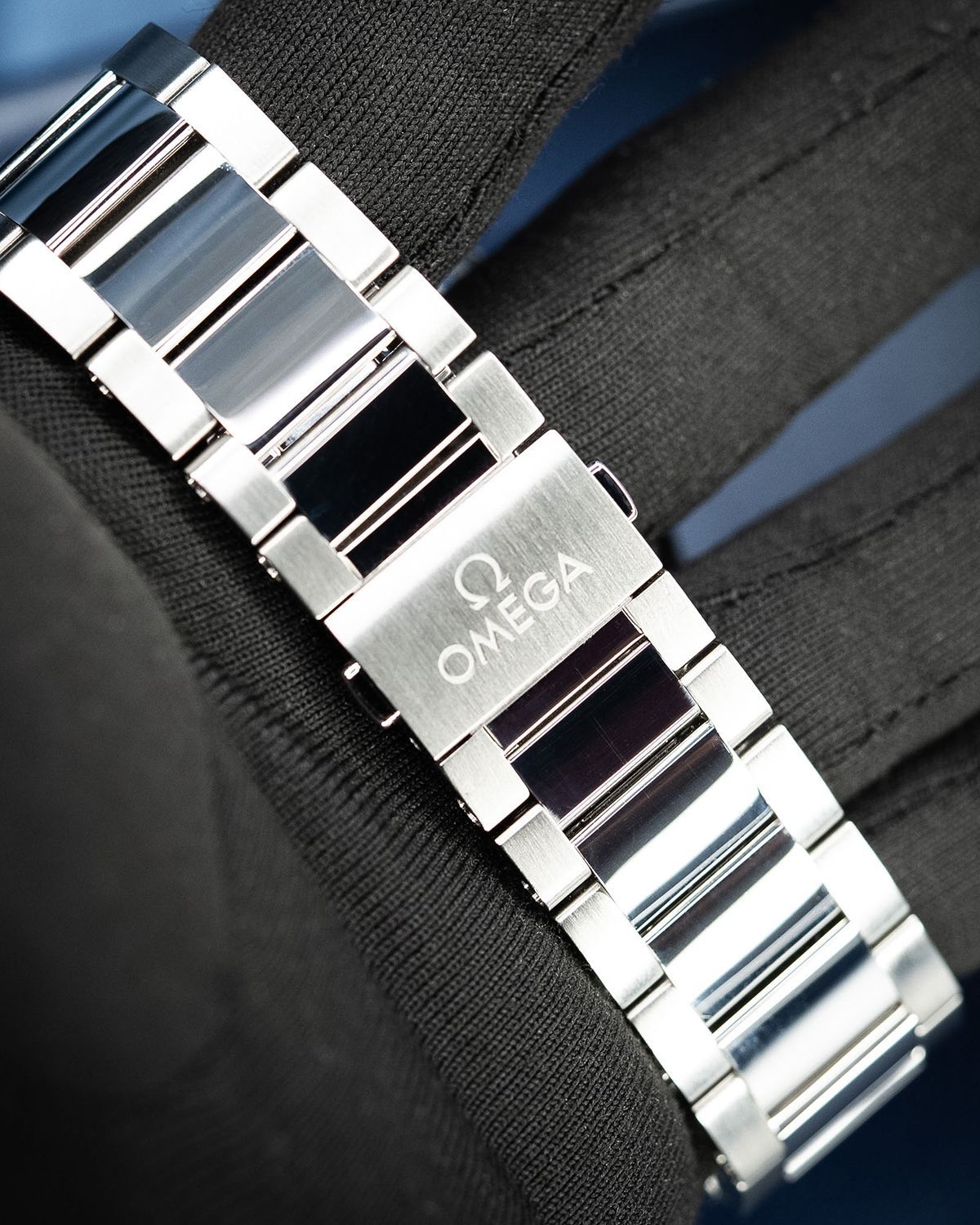 Omega 220.30.43.22.10.001