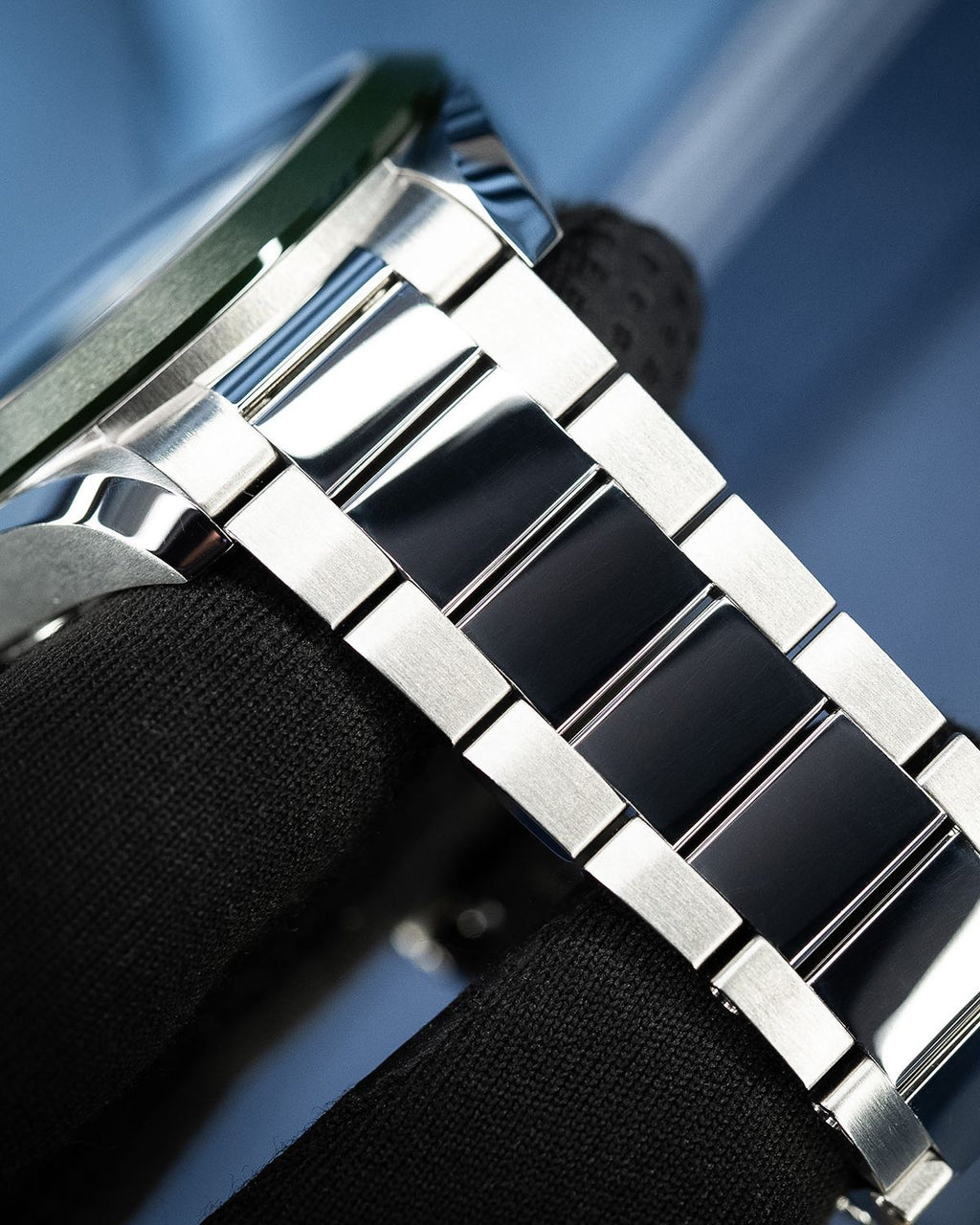 Omega 220.30.43.22.10.001