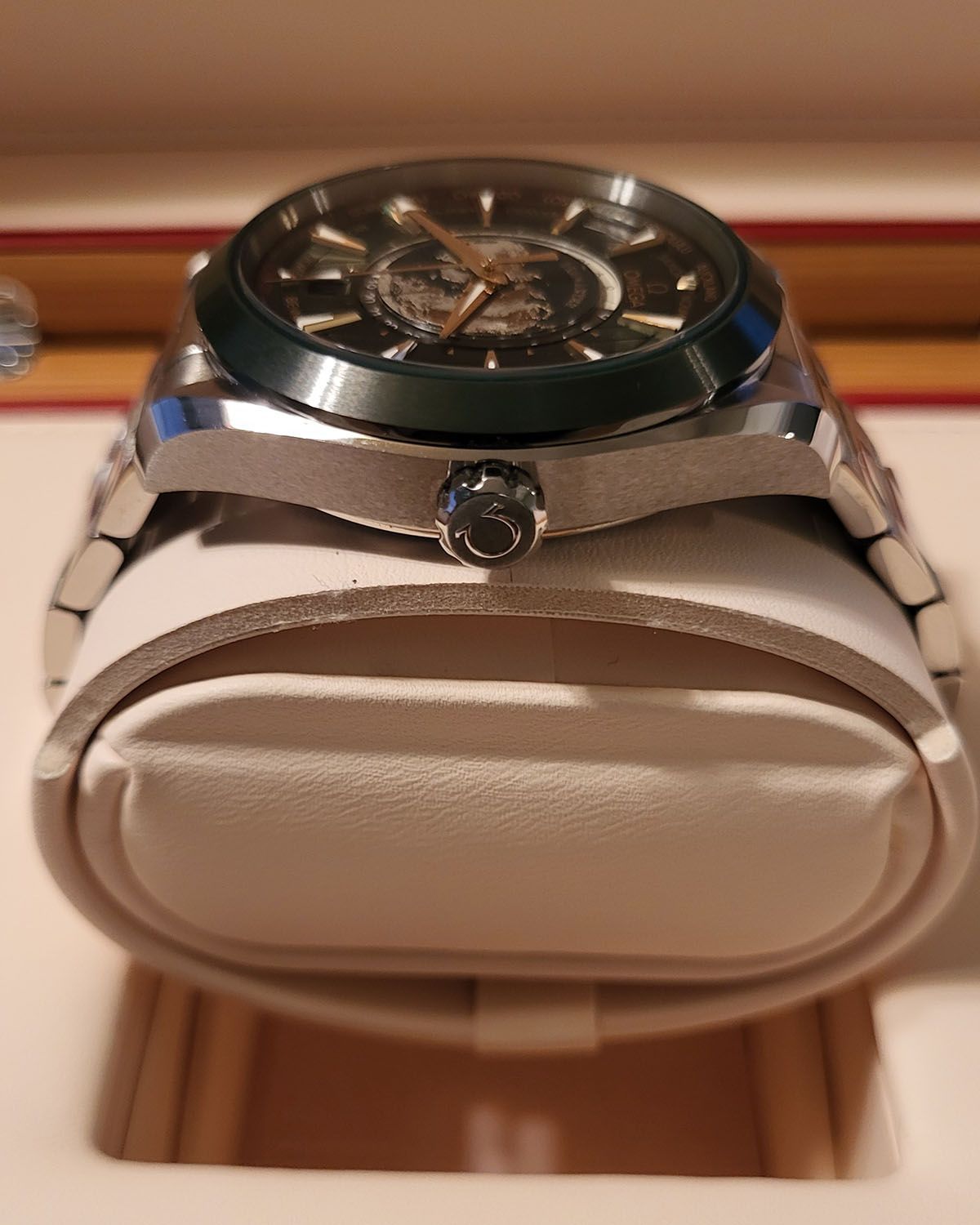 Omega 220.30.43.22.10.001
