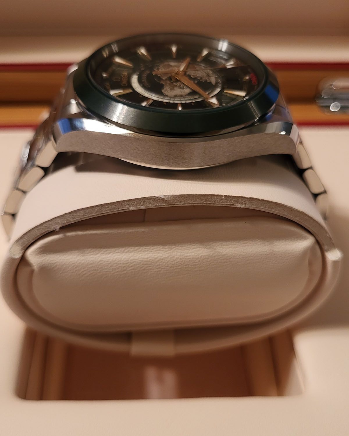 Omega 220.30.43.22.10.001